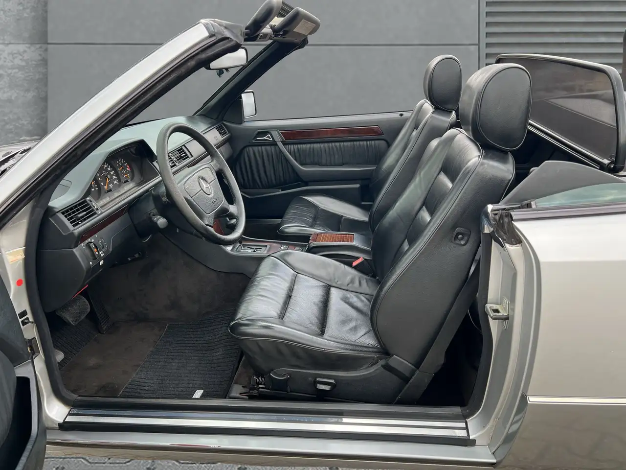 Mercedes-Benz E 200 Cabrio, 1Hand, Scheckheft, Klima, Leder, foto 5