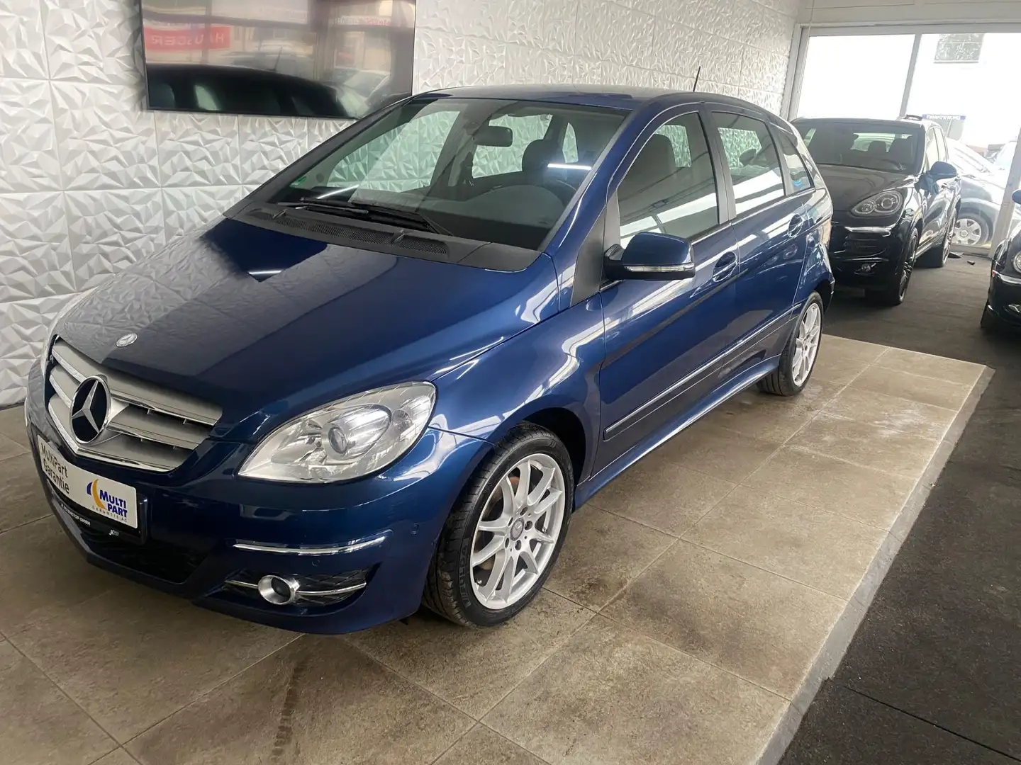 Mercedes-Benz B 200 Avantgarde Automatik Scheckheft SHZ Tempo. Bleu - 1