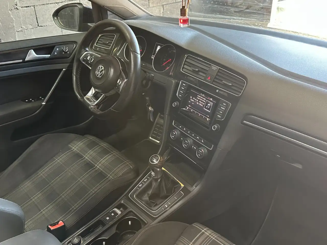 Volkswagen Golf GTD — photo 15