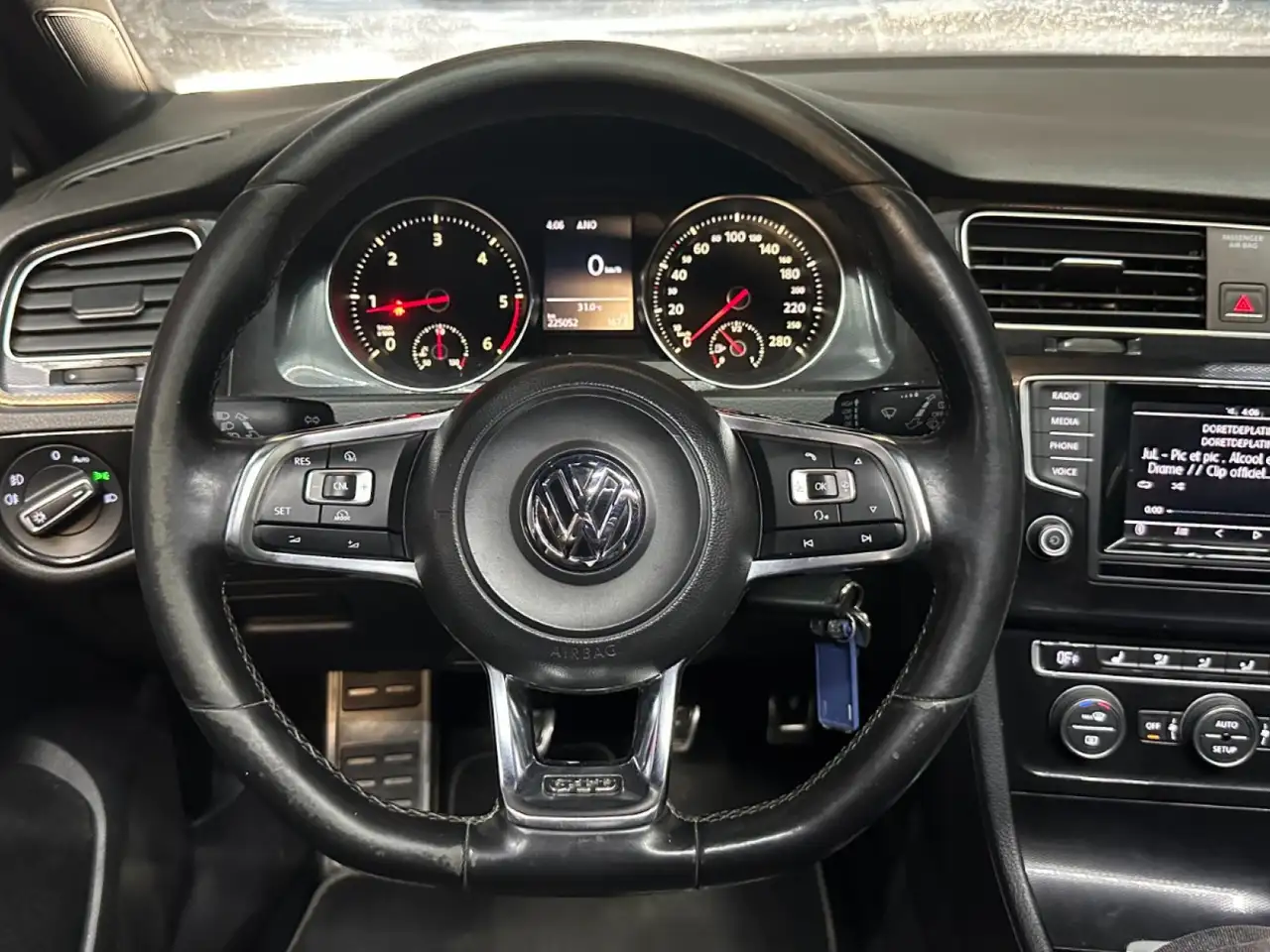 Volkswagen Golf GTD — photo 17