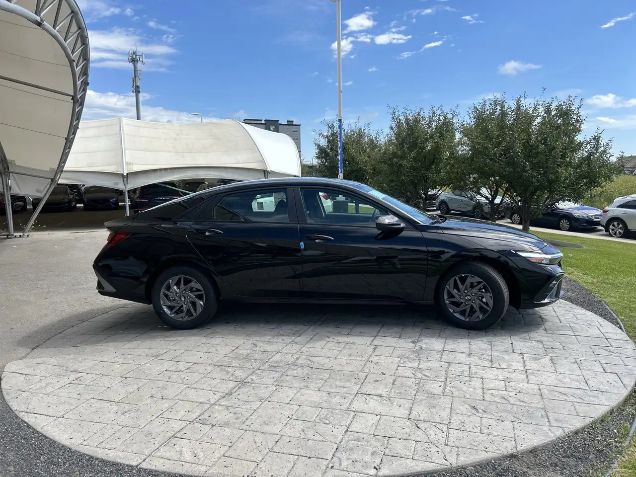 Hyundai ELANTRA снимка Hyundai ELANTRA