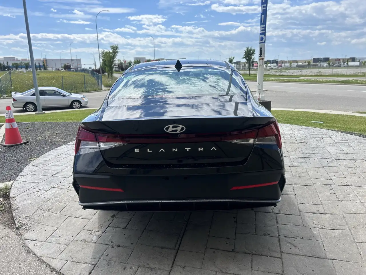 Hyundai ELANTRA снимка Hyundai ELANTRA