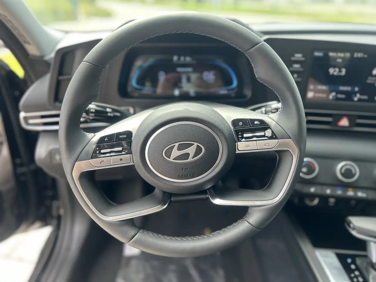 Hyundai ELANTRA снимка Hyundai ELANTRA