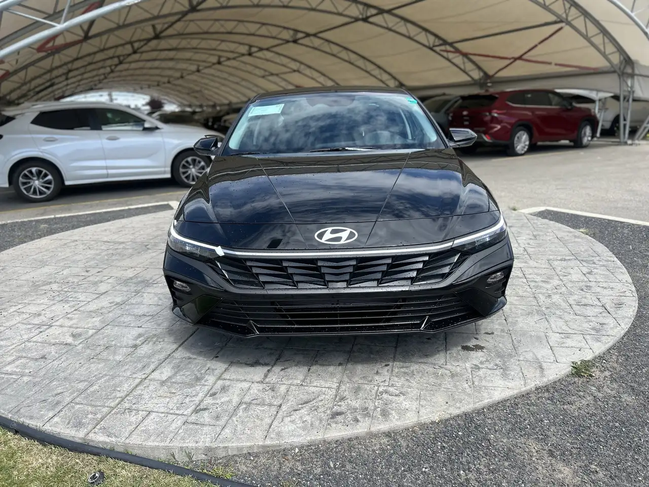 Hyundai ELANTRA снимка Hyundai ELANTRA