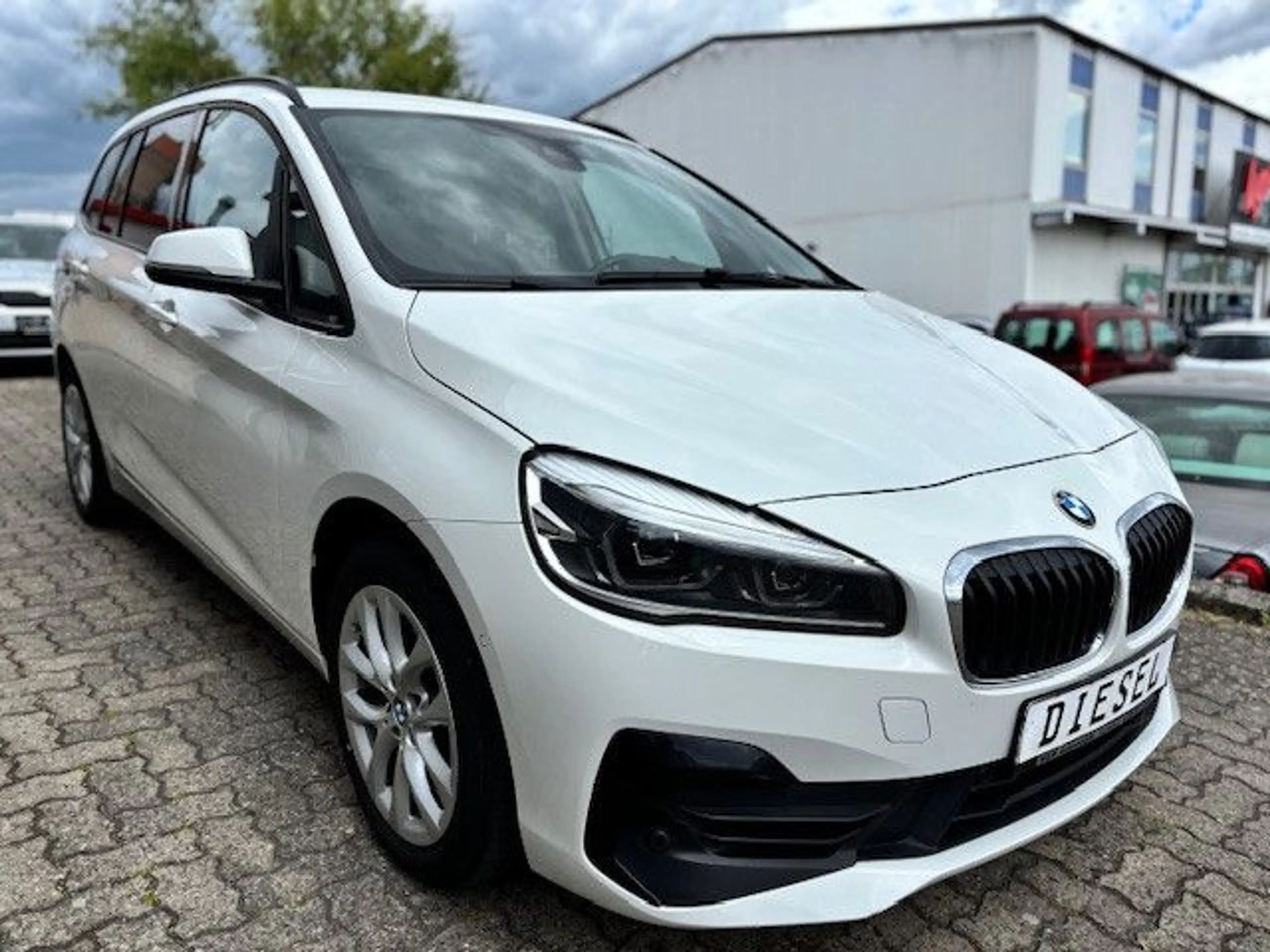 BMW 218 Aut. 7-Sitzer+NAVI+LED+PDC+SHZ — photo 4