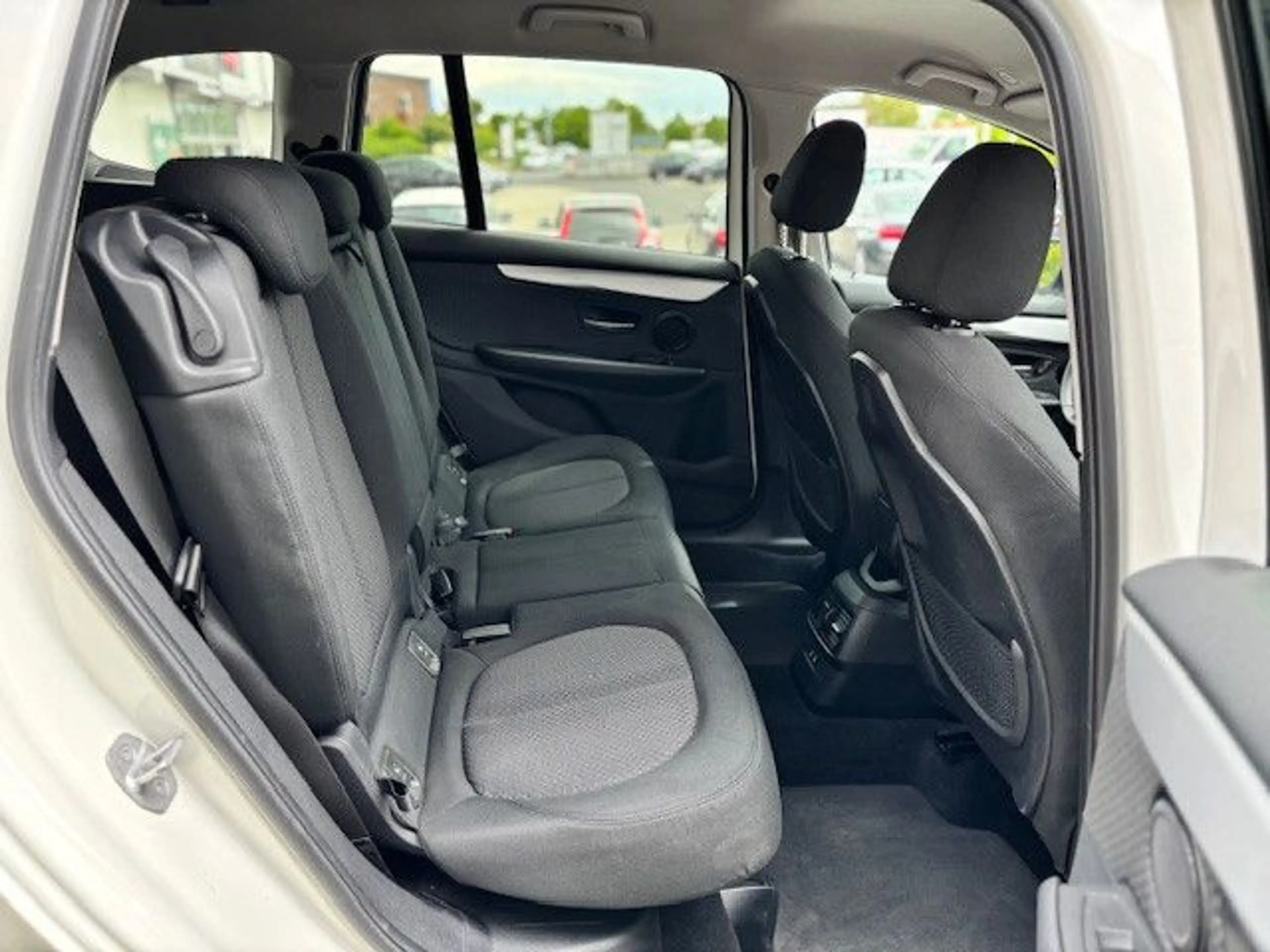 BMW 218 Aut. 7-Sitzer+NAVI+LED+PDC+SHZ — photo 12