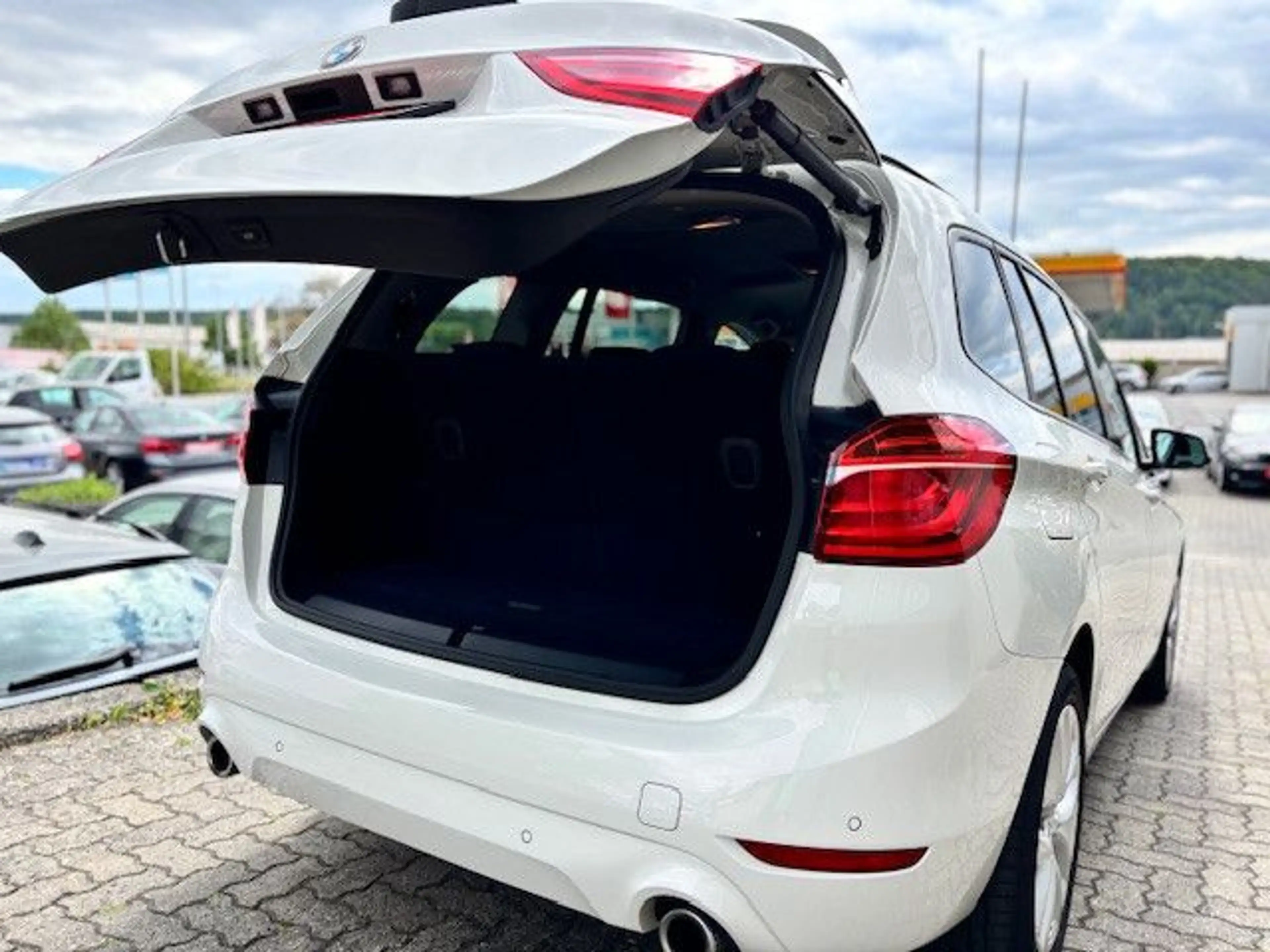 BMW 218 Aut. 7-Sitzer+NAVI+LED+PDC+SHZ — photo 10