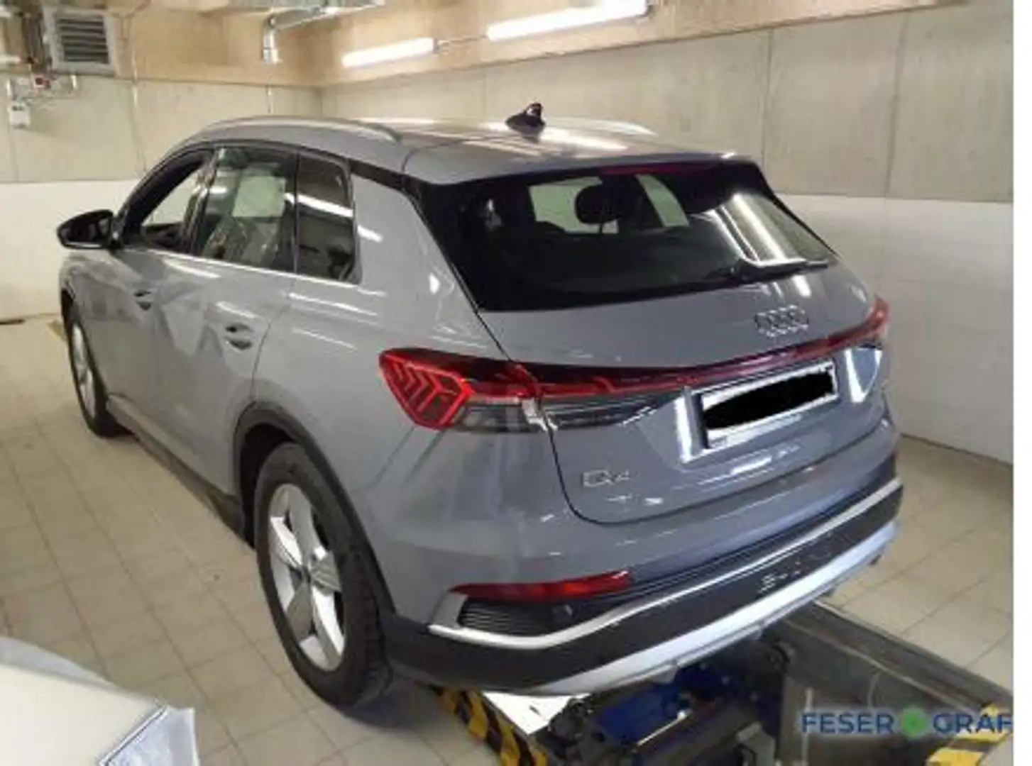 Audi Q4 e-tron 40 e-tron S Line Int Pano,Navi,Leder,Kamera Grau - 2