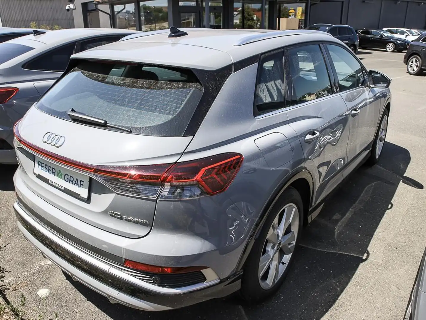 Audi Q4 e-tron 40 e-tron S Line Int Pano,Navi,Leder,Kamera Grau - 2