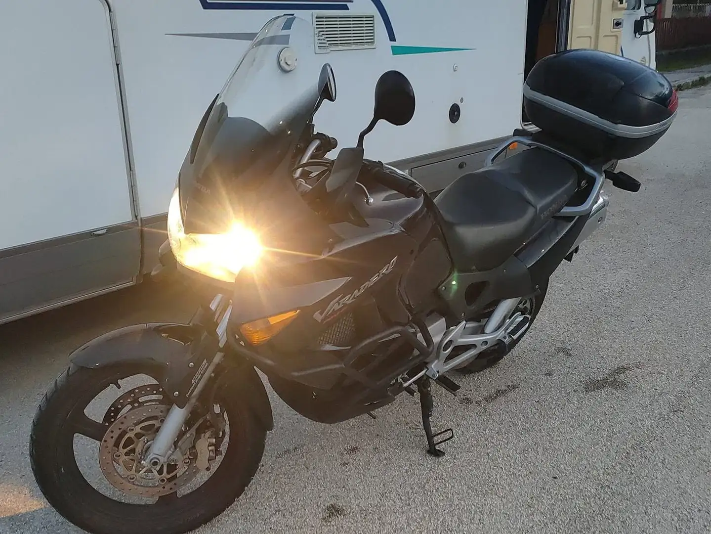 Honda Varadero 2004 Zwart - 1
