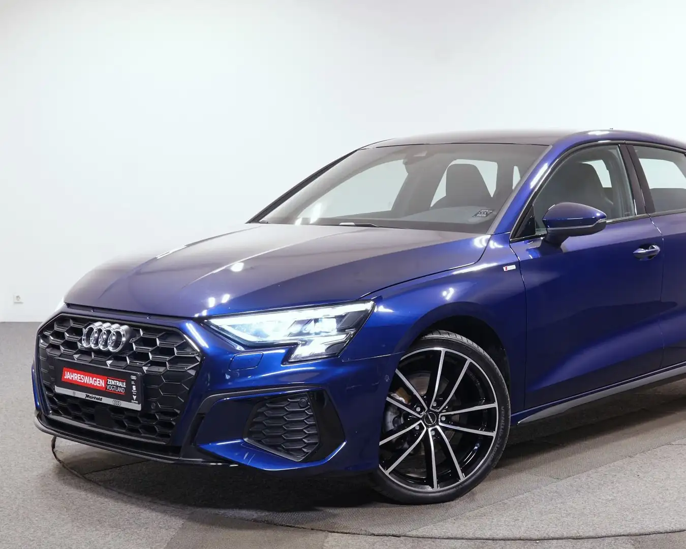 Audi A3 S line 35 TFSI, LED,MMI,Optik,Klima Blauw - 2