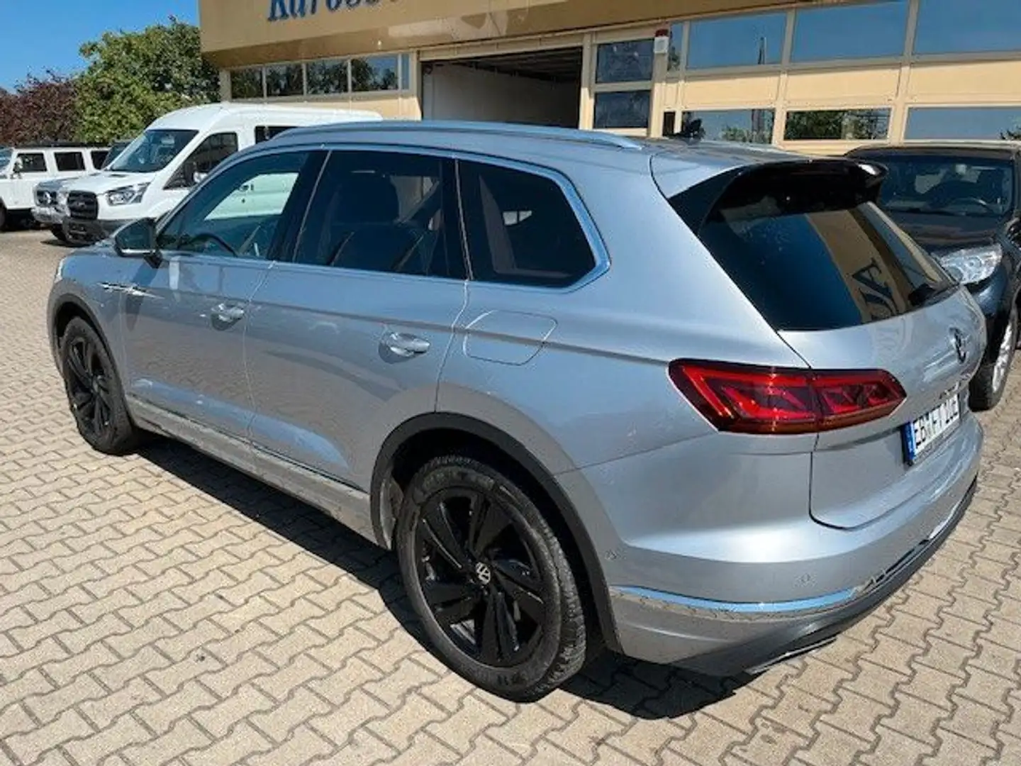 Volkswagen Touareg Elegance 4Motion eHybrid Silber - 2