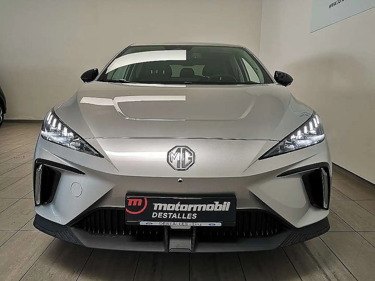 MG MG4 EV 64 kWh Luxury *Lagerfahrzeug* Zilver - 2