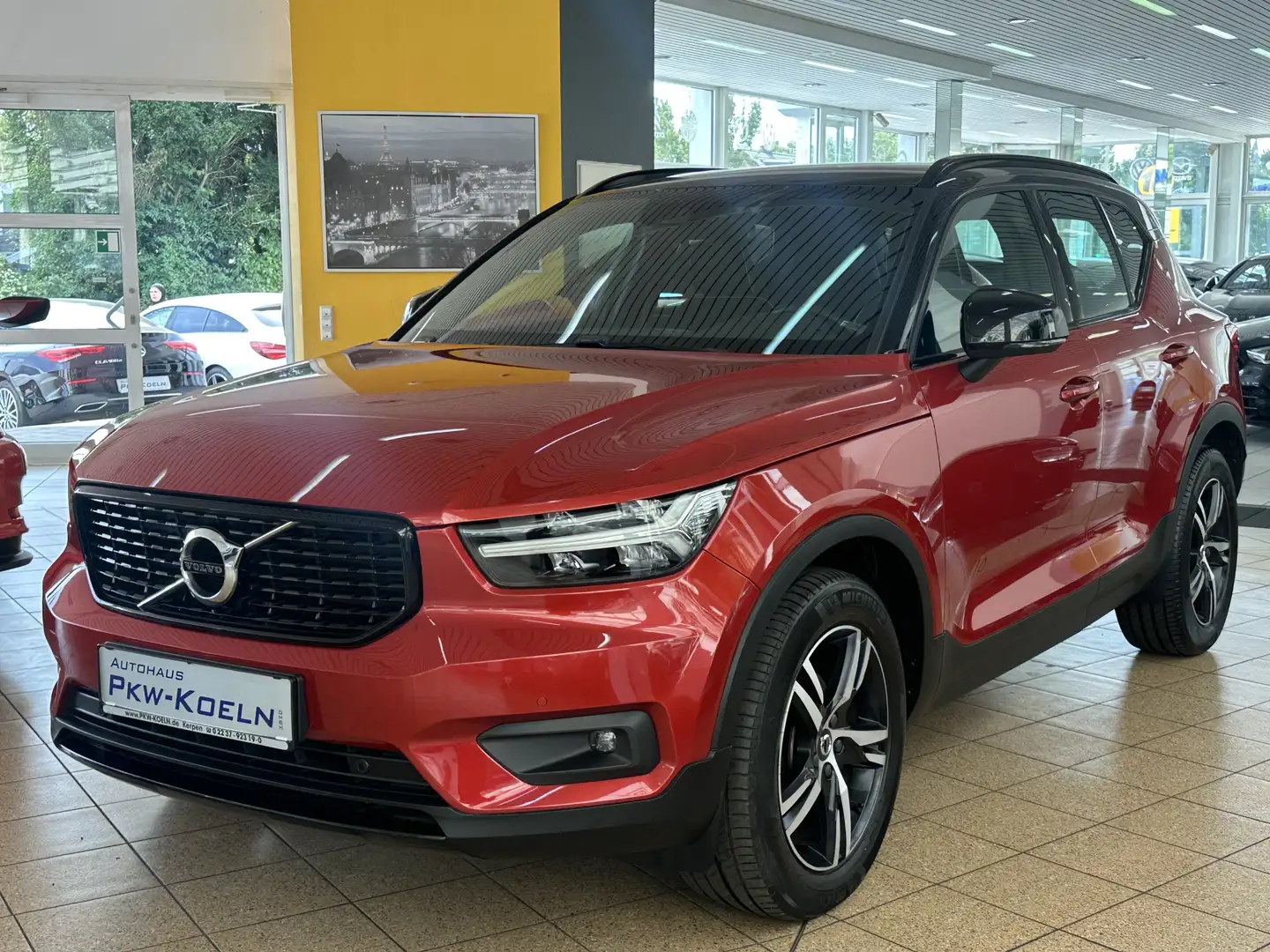 Volvo XC40 R Design 2WD *NAVi*KAMERA*LED*LEDER*SPUR* Rot - 1