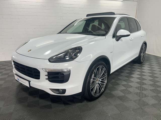Imagine Porsche Cayenne S 4.2 V8 Diesel CarPlay PDLS PANO BOSE 283 kW (...