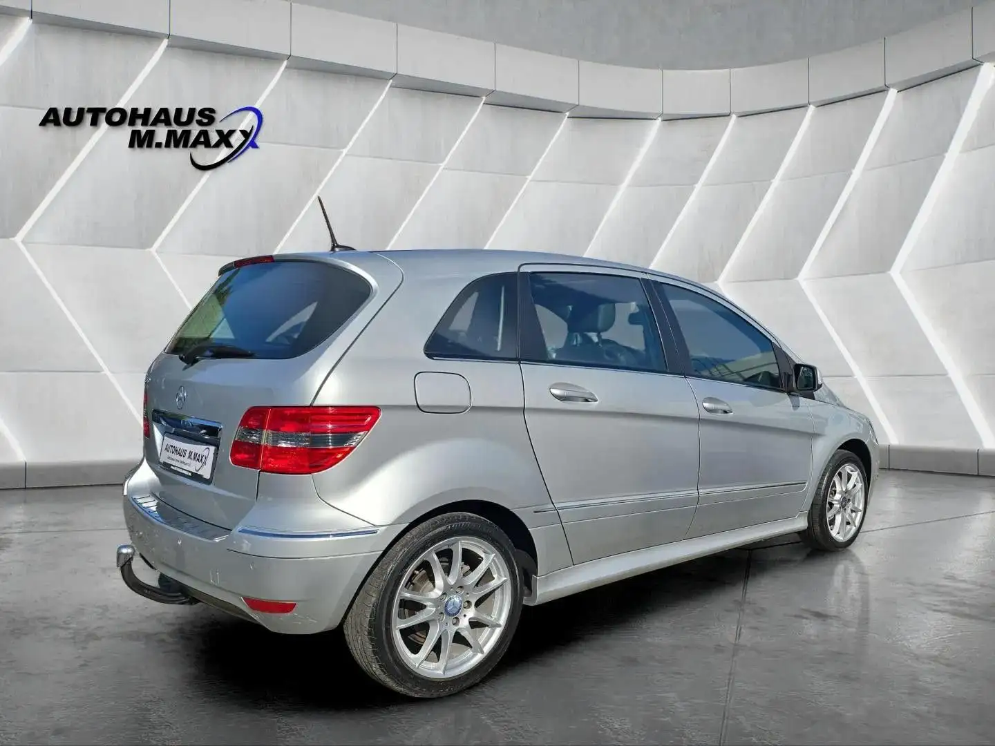 Mercedes-Benz B 200 1.Hand Navi Sitzh. Tempomat AHK Panorama Silber - 2