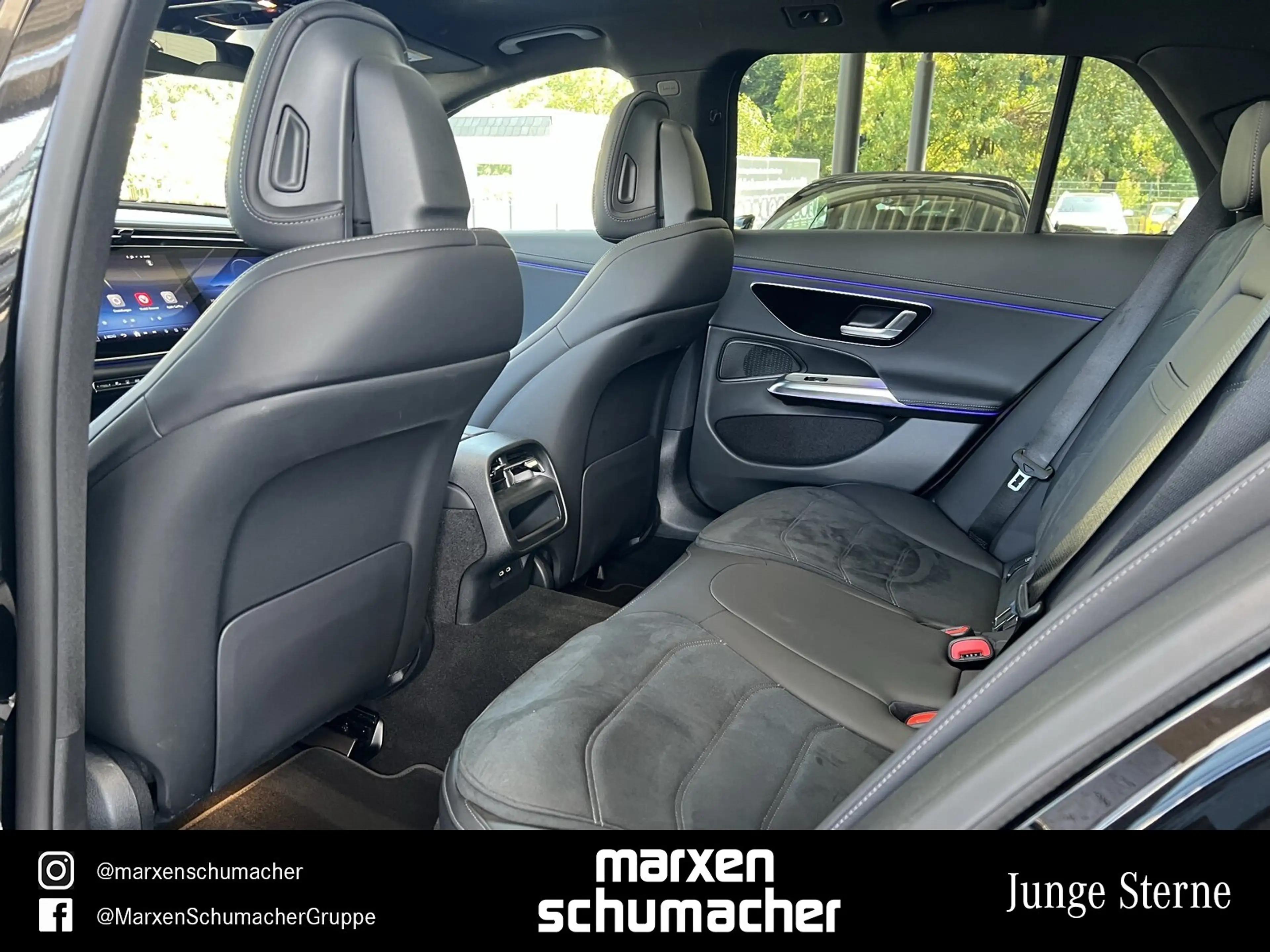 Mercedes-Benz E 450 E 450 d 4M T AMG AHK+Standh+DIGITAL+AIRMATIC+Pan — photo 13