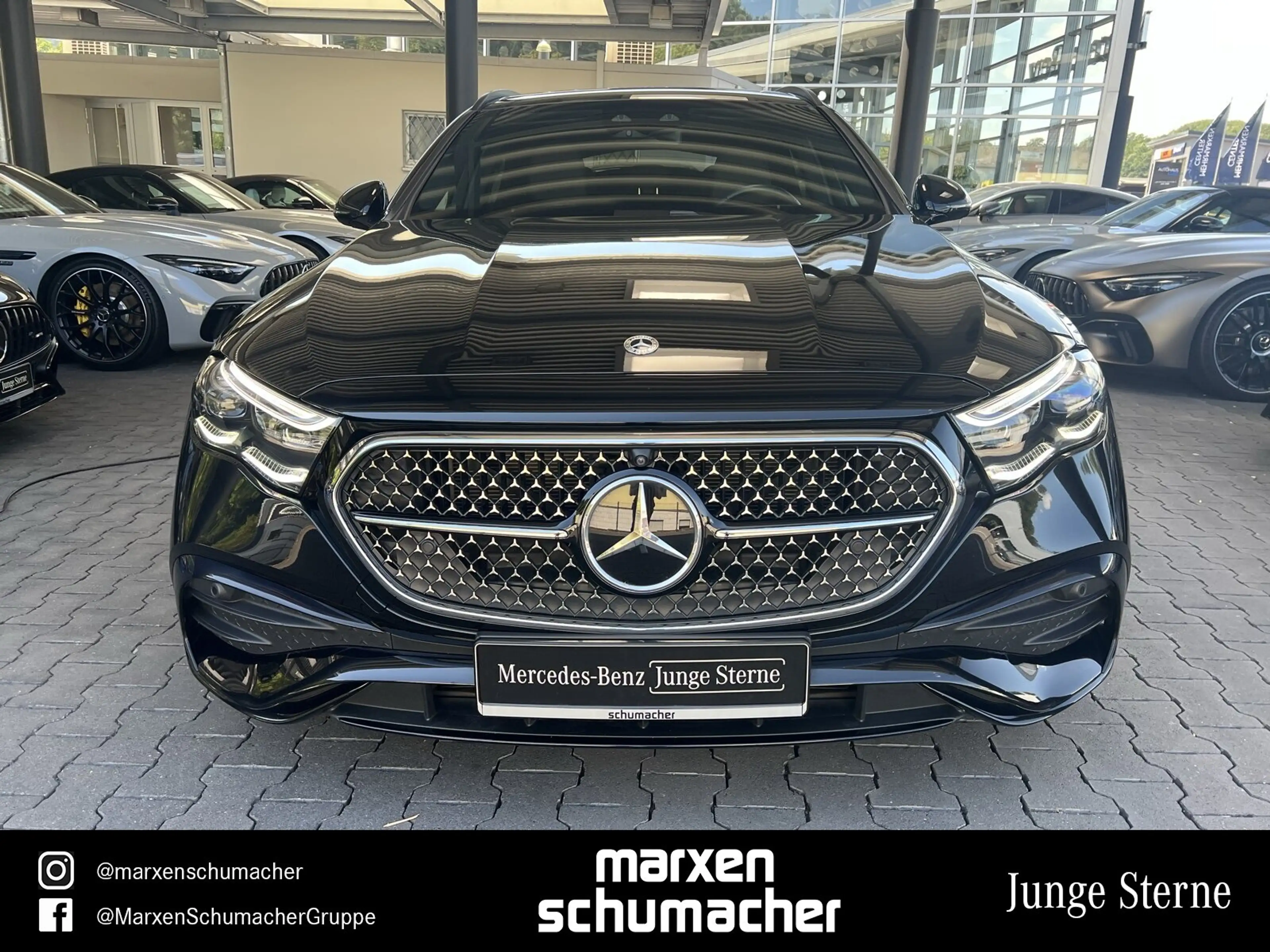 Mercedes-Benz E 450 E 450 d 4M T AMG AHK+Standh+DIGITAL+AIRMATIC+Pan — photo 2
