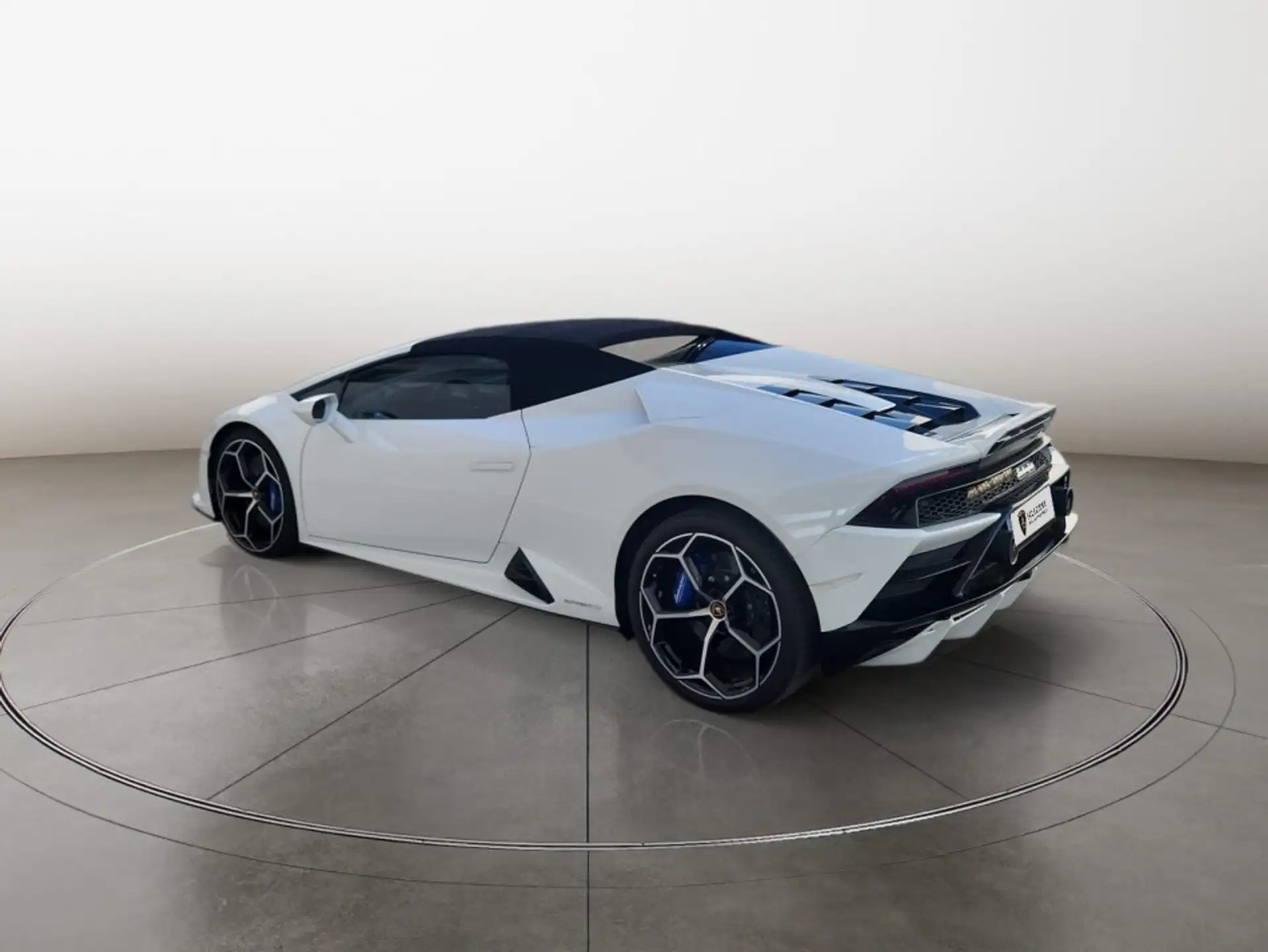 Lamborghini Huracan 2022 흰색 사진 5