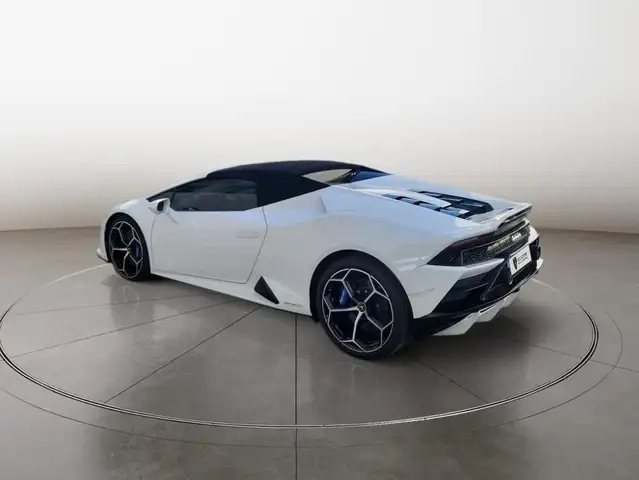 Lamborghini Huracan view 5