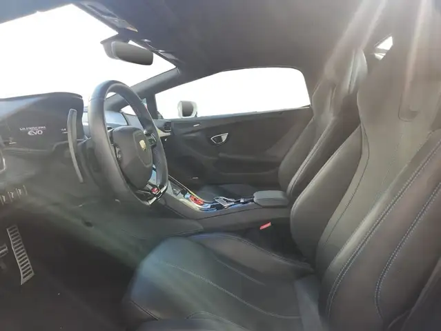 Lamborghini Huracan view 9