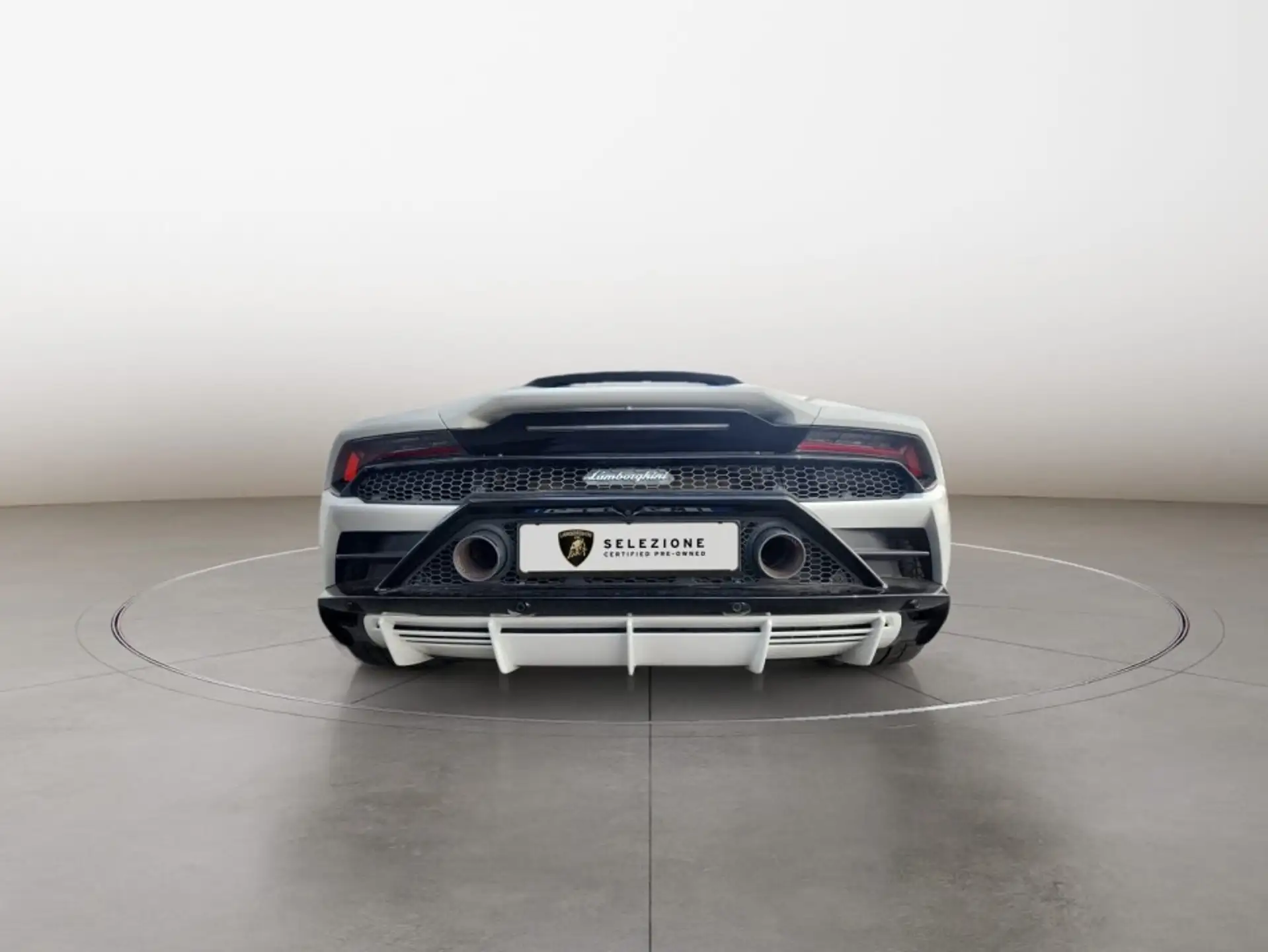 Lamborghini Huracan 2022 흰색 사진 4