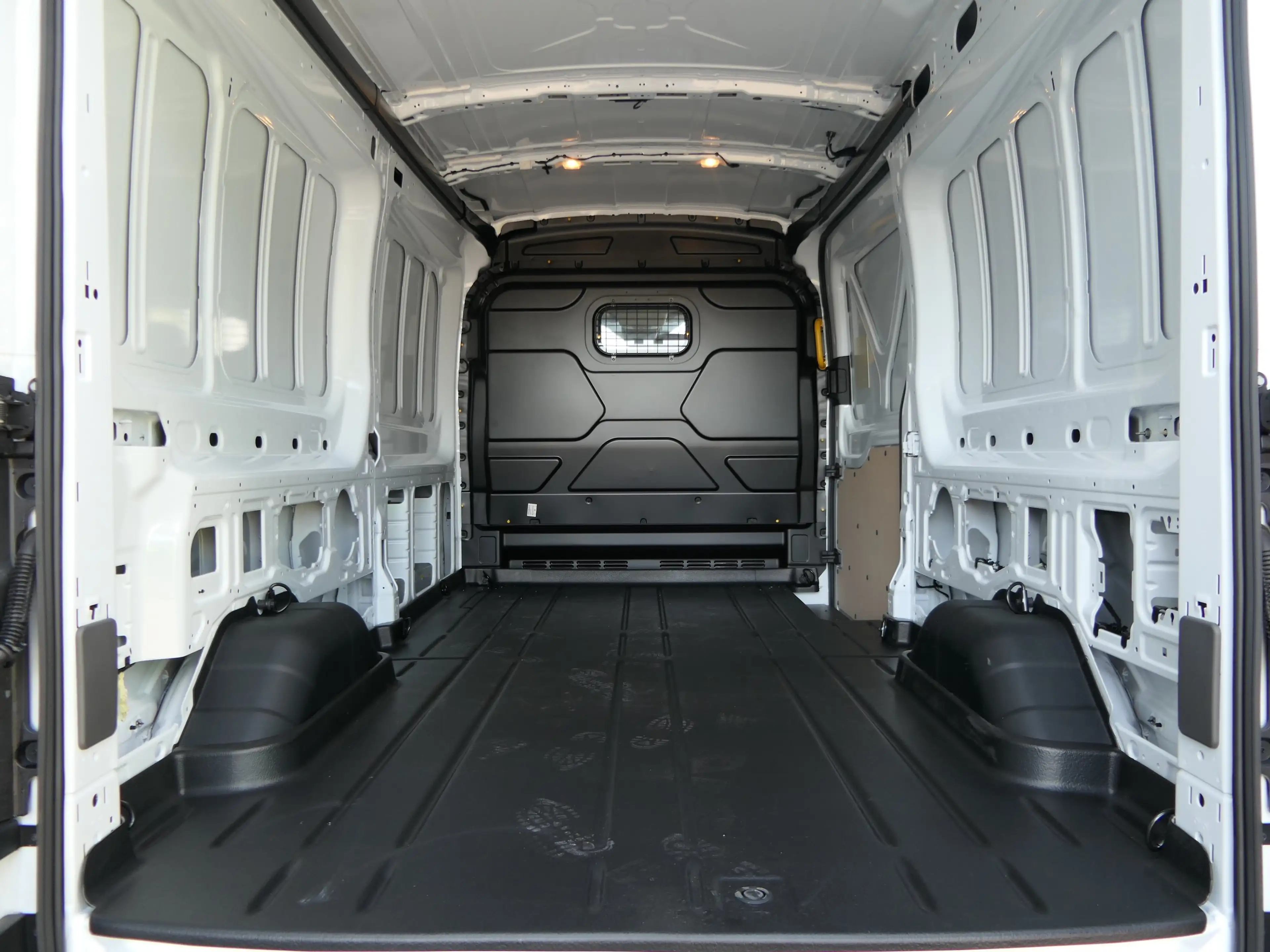 Ford E-Transit 350 L3H2 Trend 68 kWh | Adaptive Cruise | BLIS | 3 — photo 11