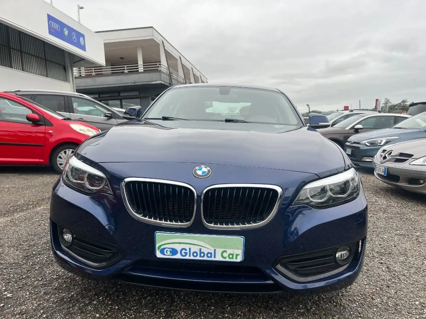 BMW 218 i Coupé Advantage Blau - 2