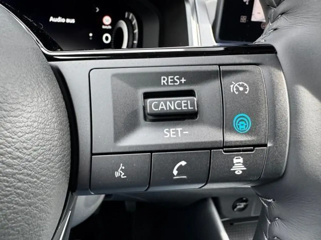Nissan Qashqai 1.5 VC-T e-Power N-Connecta WP*KP*MJ26 13