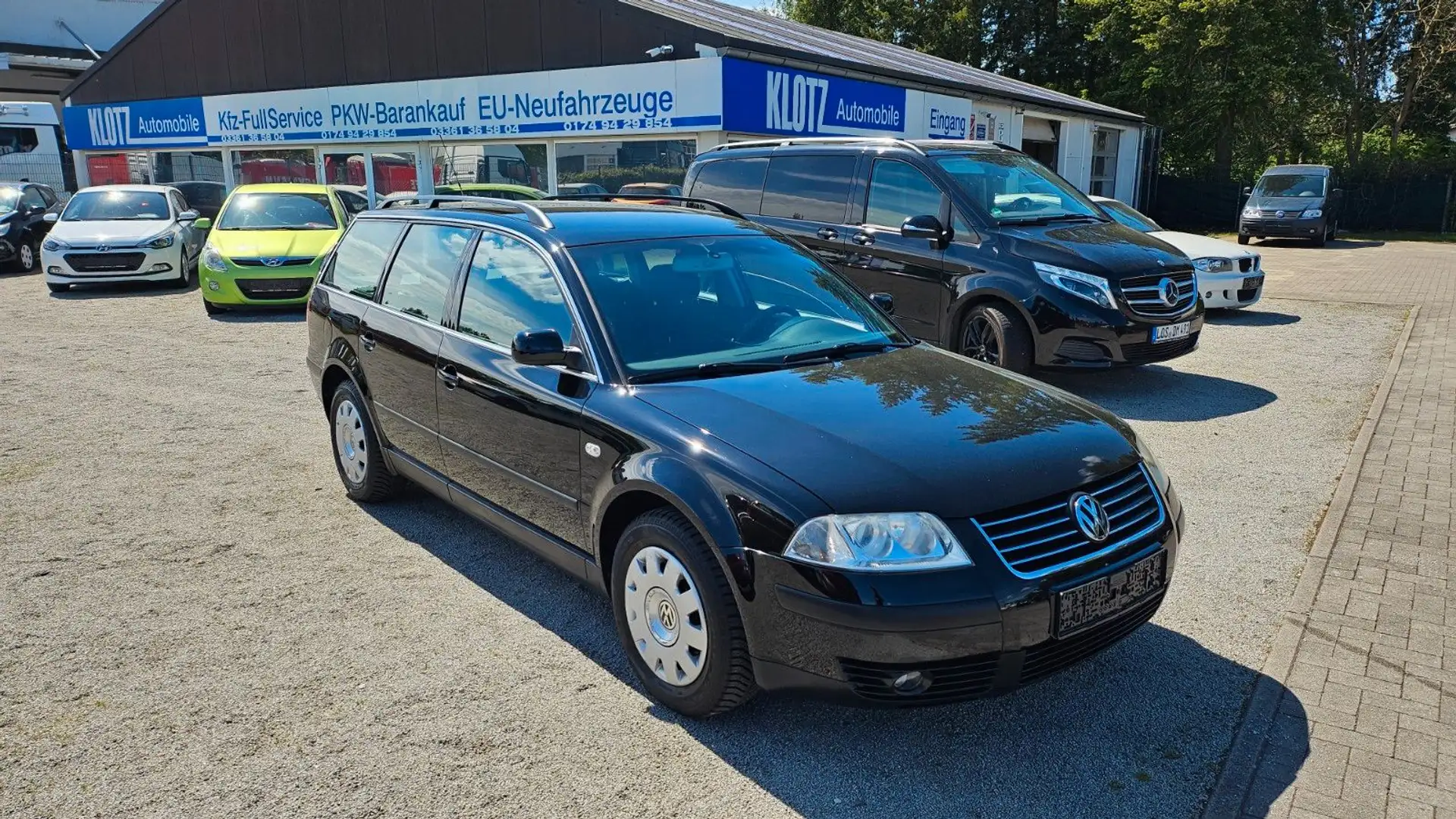 Volkswagen Passat Variant Black - 2