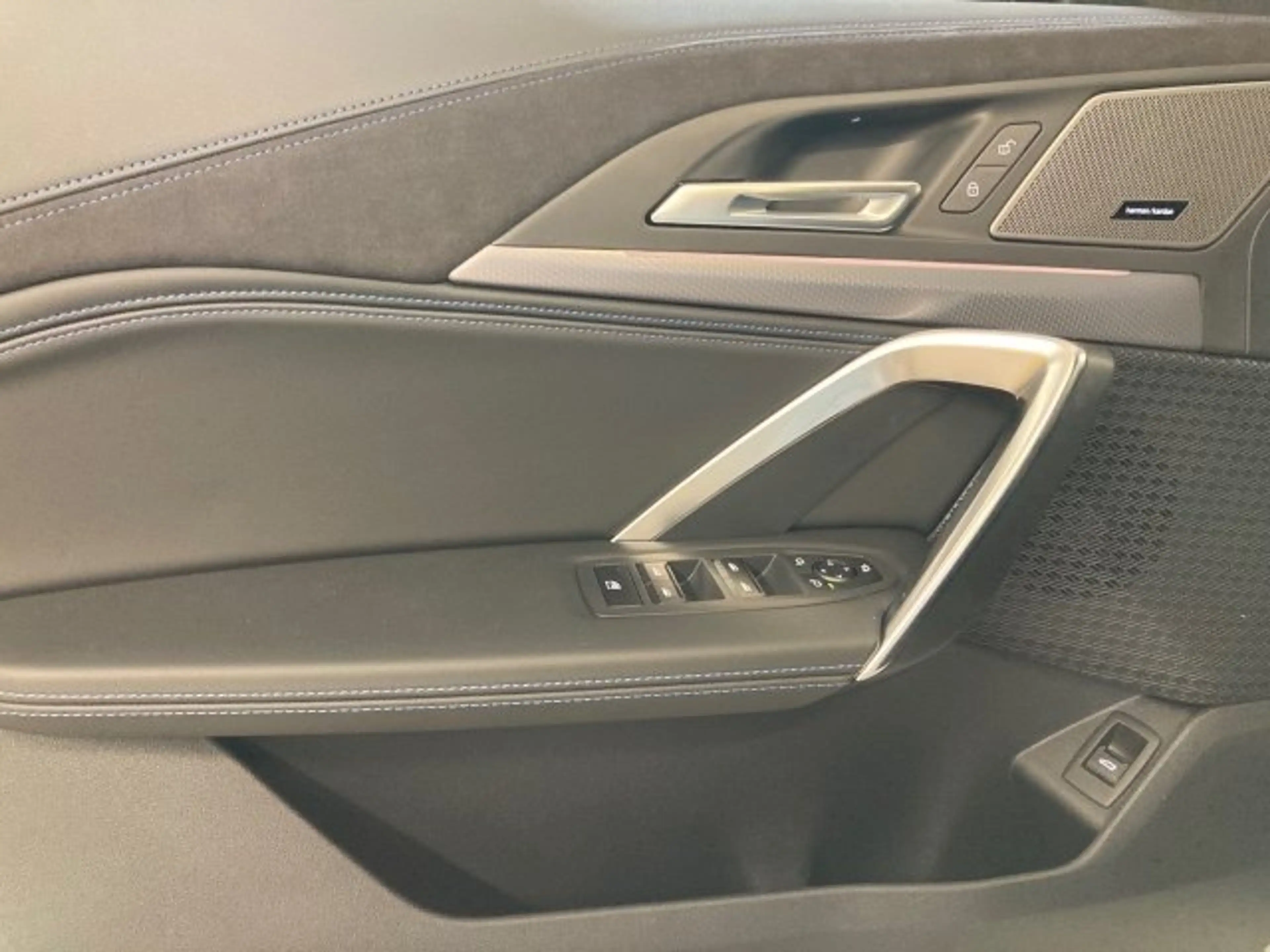 BMW iX2 eDrive 20 U10 — photo 14