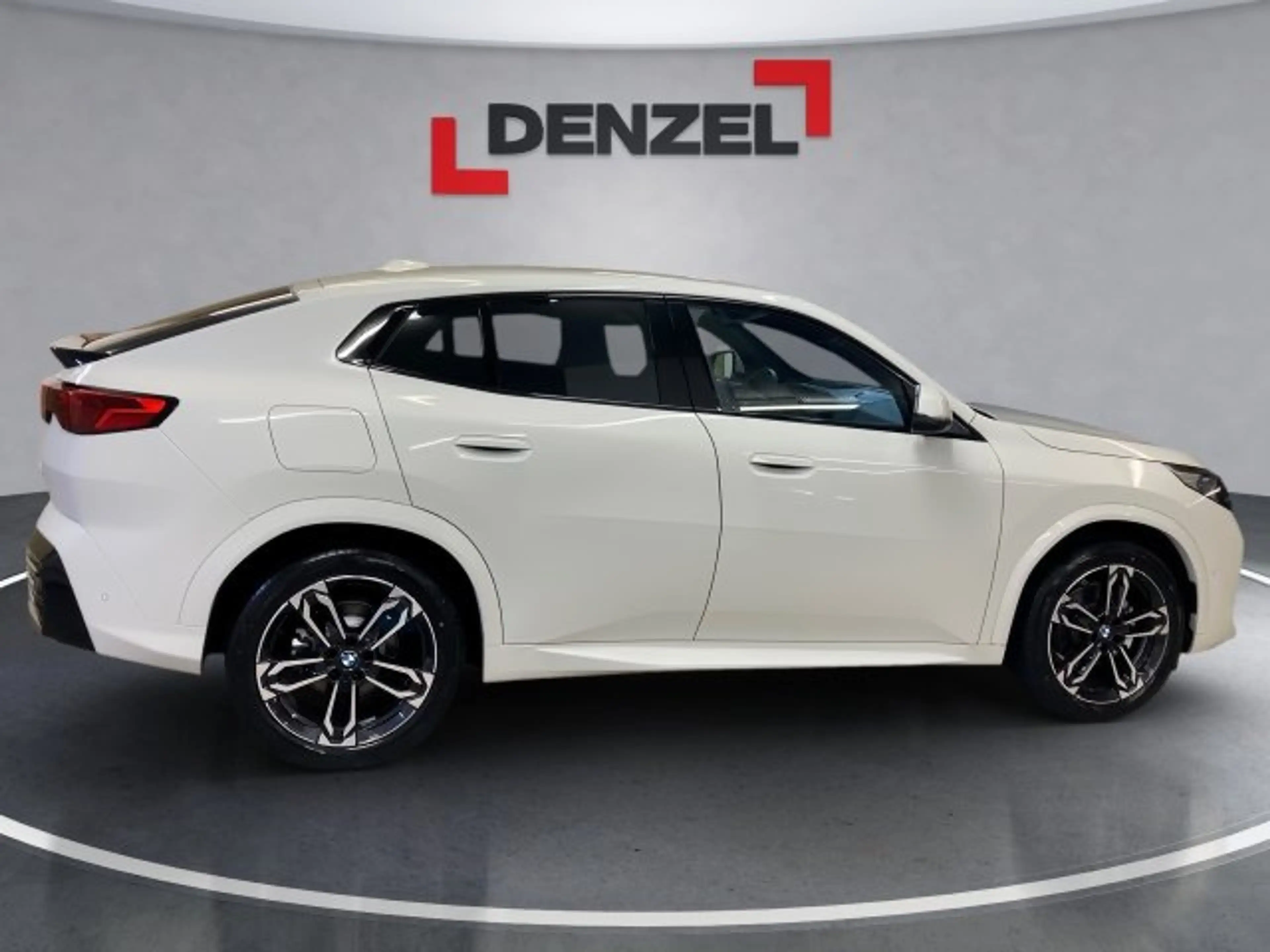 BMW iX2 eDrive 20 U10 — photo 5