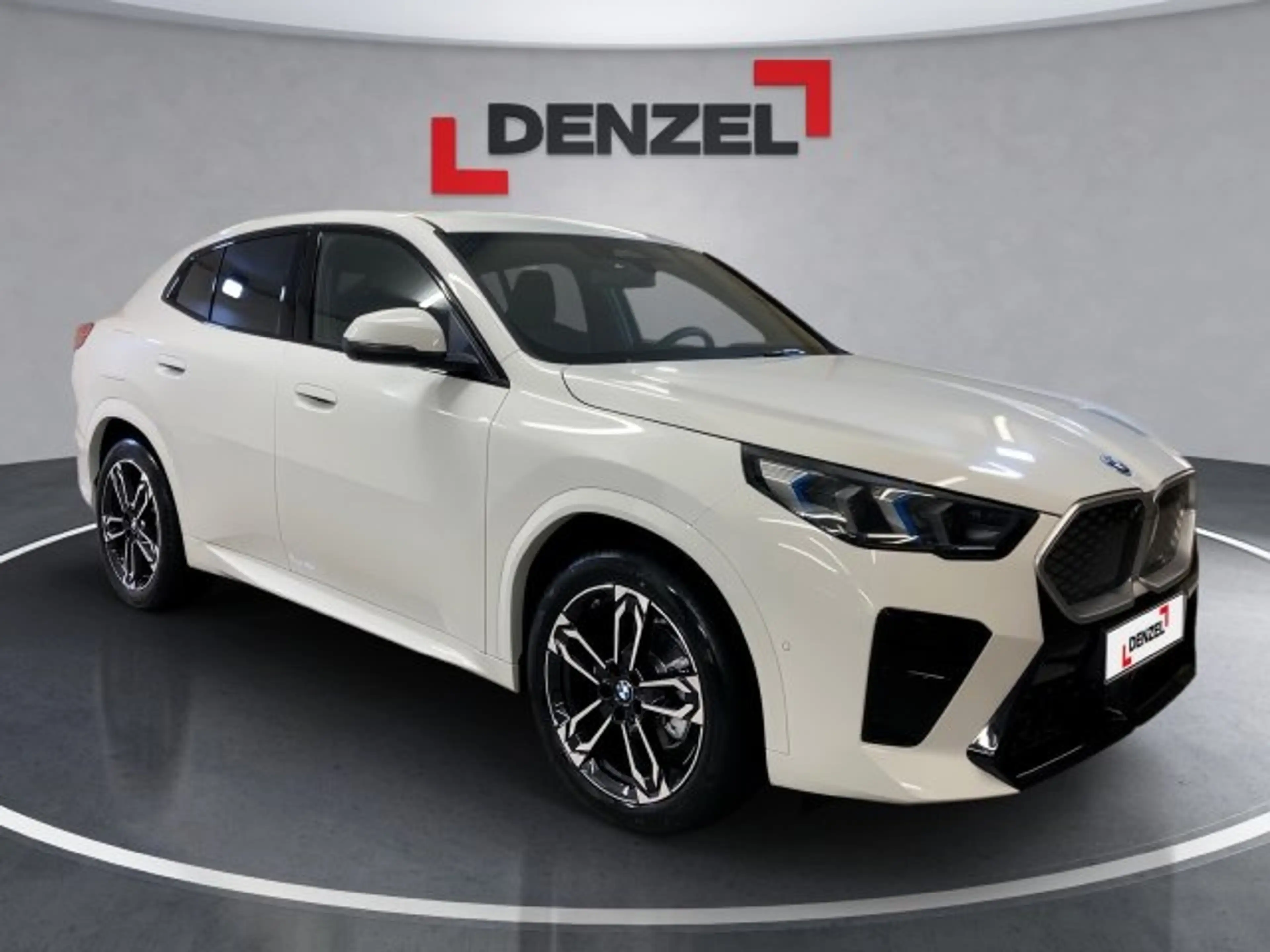 BMW iX2 eDrive 20 U10 — photo 6