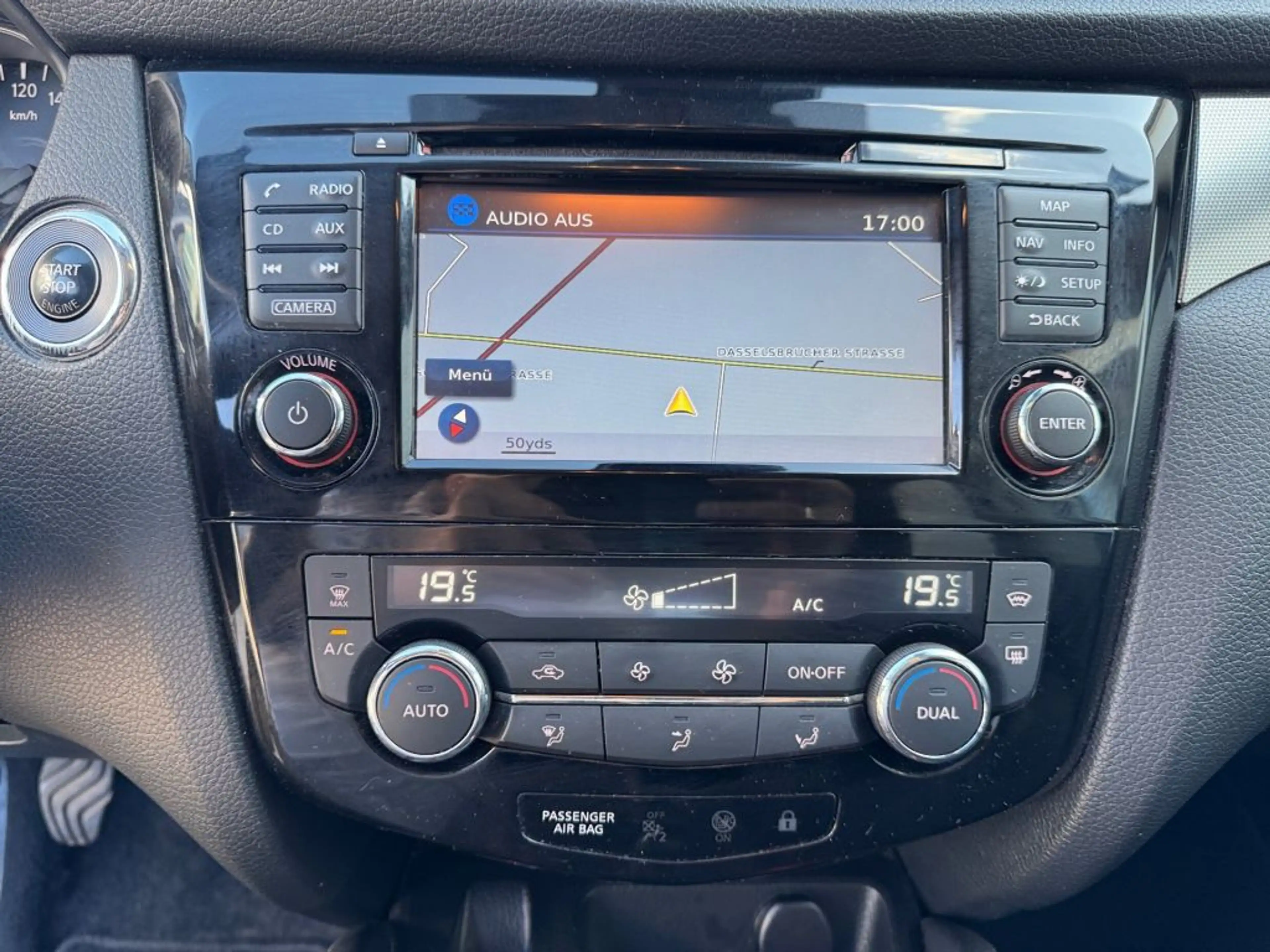 Nissan Qashqai 1.2 DIG-T N-Connecta — photo 10