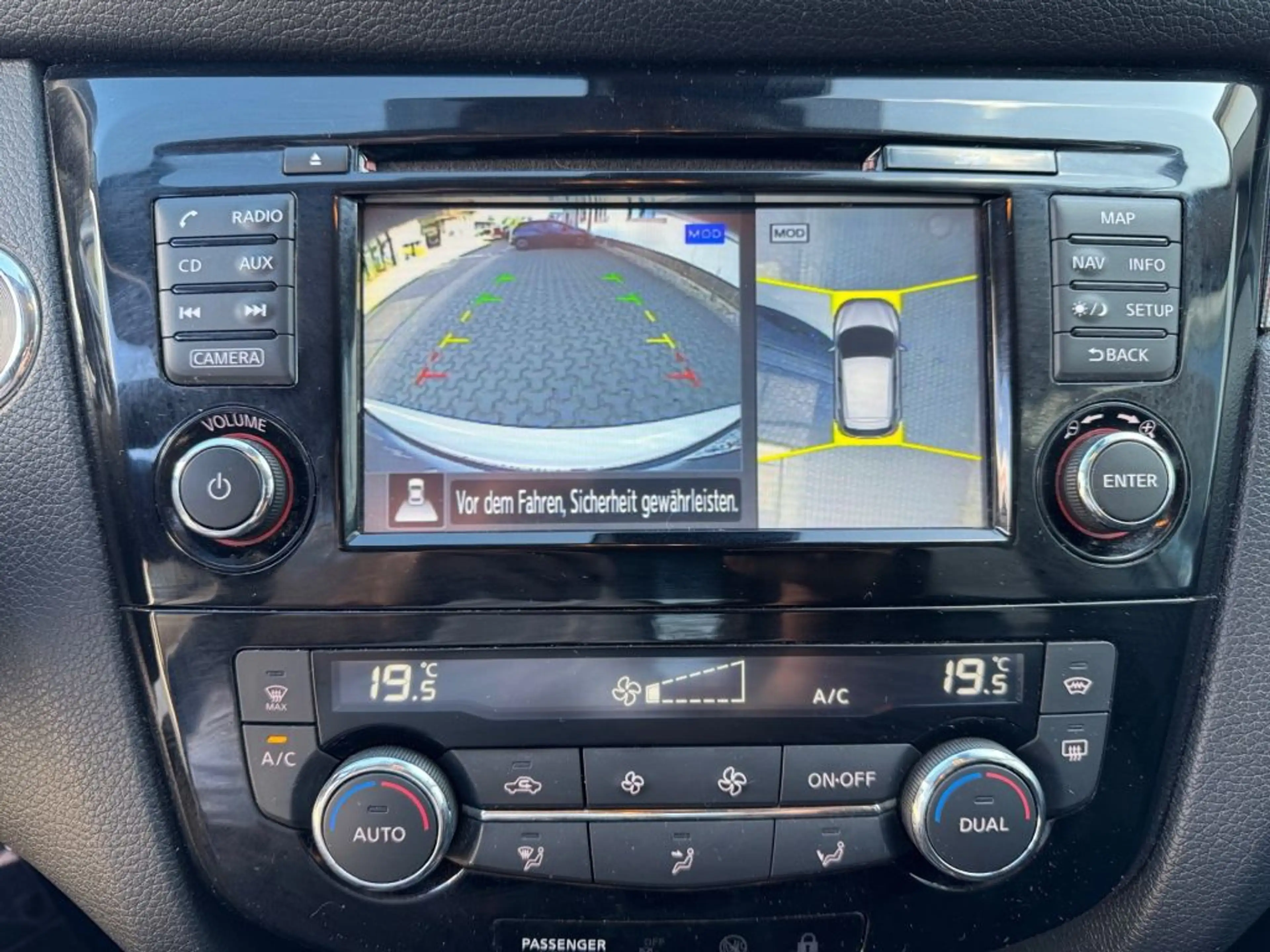 Nissan Qashqai 1.2 DIG-T N-Connecta — photo 2