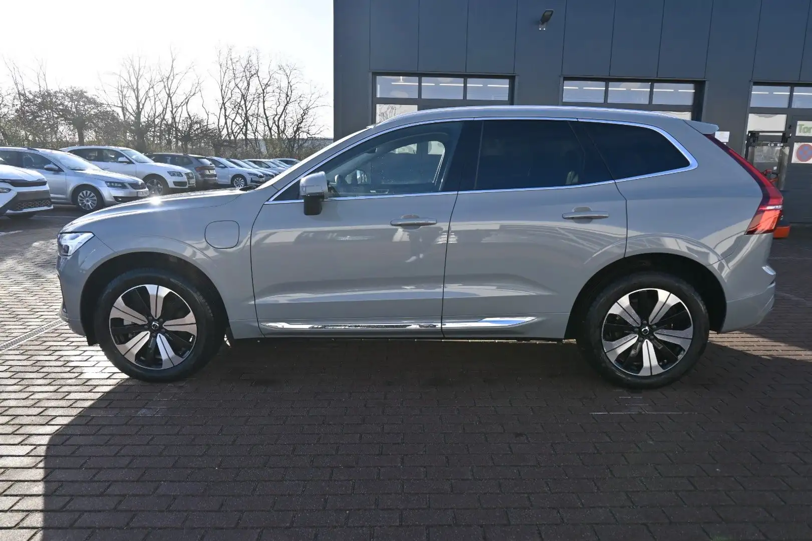 Volvo XC60 T6 RC 0,5%  AWD *H&K**FSHZG*BLIS*ACC Grau - 2
