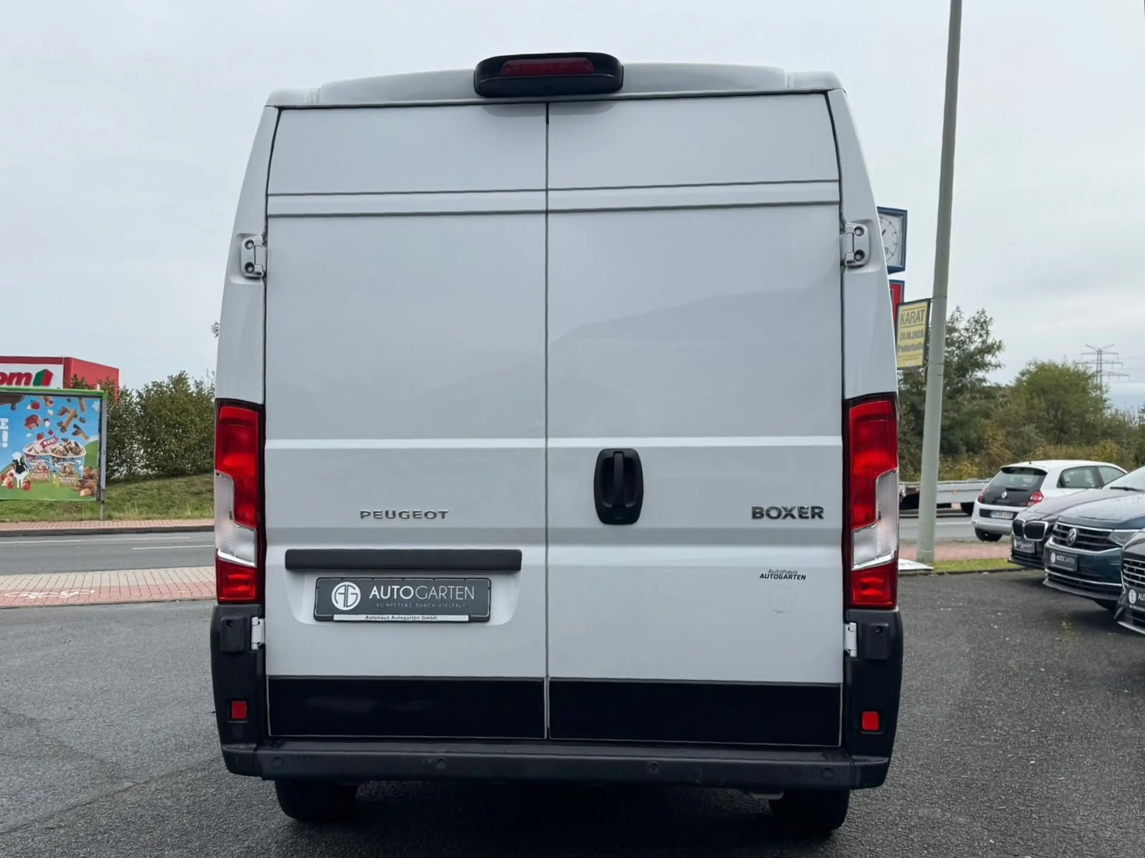 Peugeot Boxer Kasten Hochraum 333 L2H2 BlueHDi 140 Stop& — photo 6