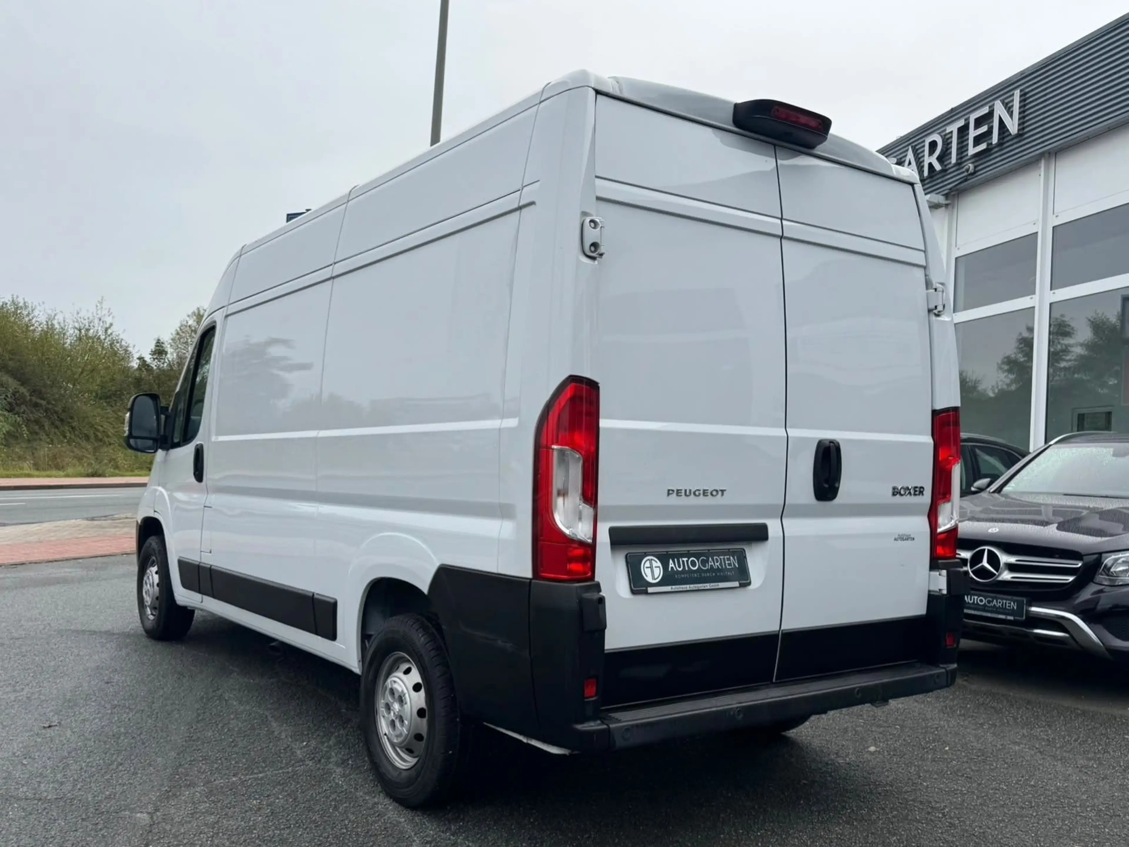 Peugeot Boxer Kasten Hochraum 333 L2H2 BlueHDi 140 Stop& — photo 4