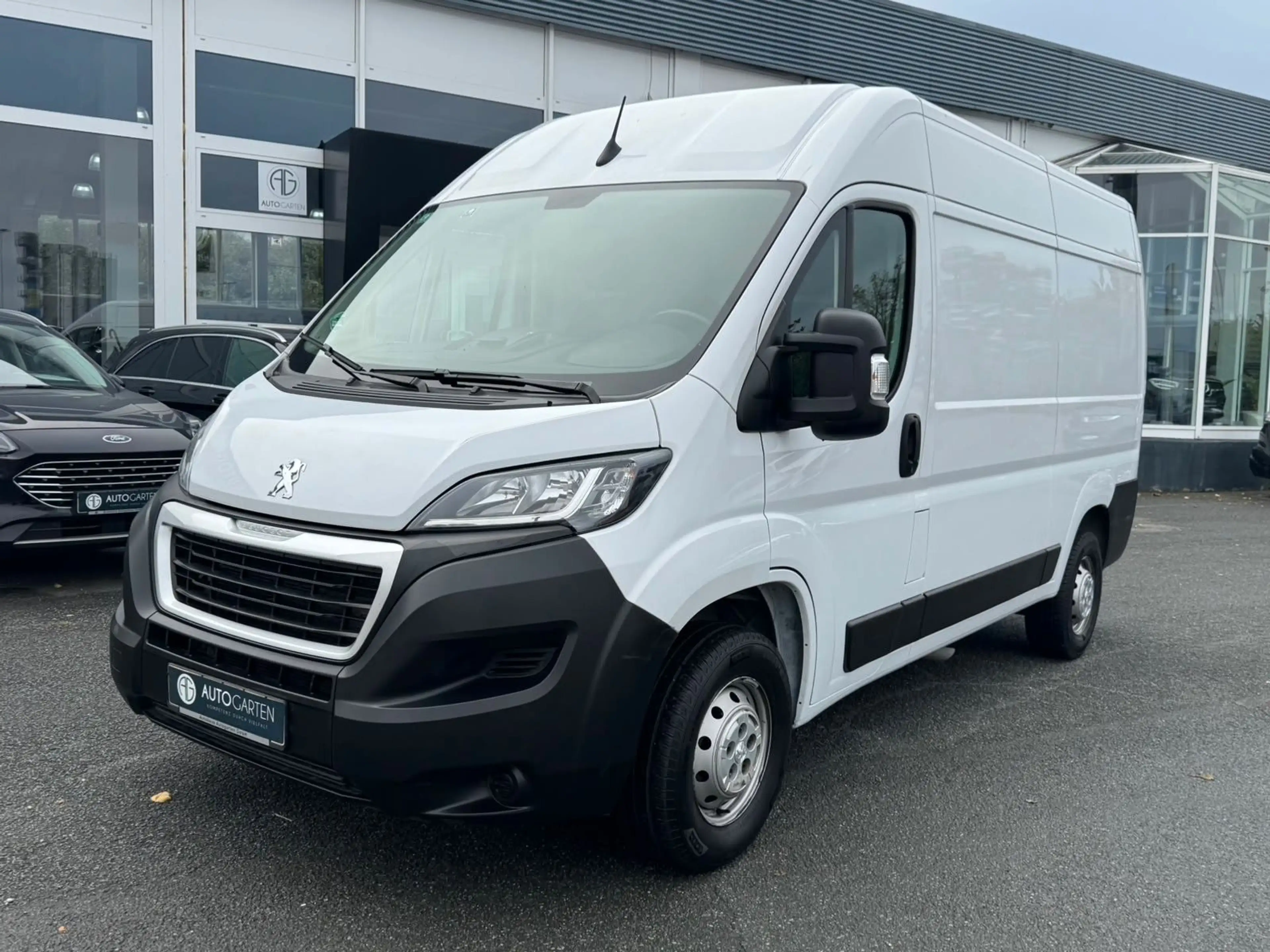 Peugeot Boxer Kasten Hochraum 333 L2H2 BlueHDi 140 Stop&
