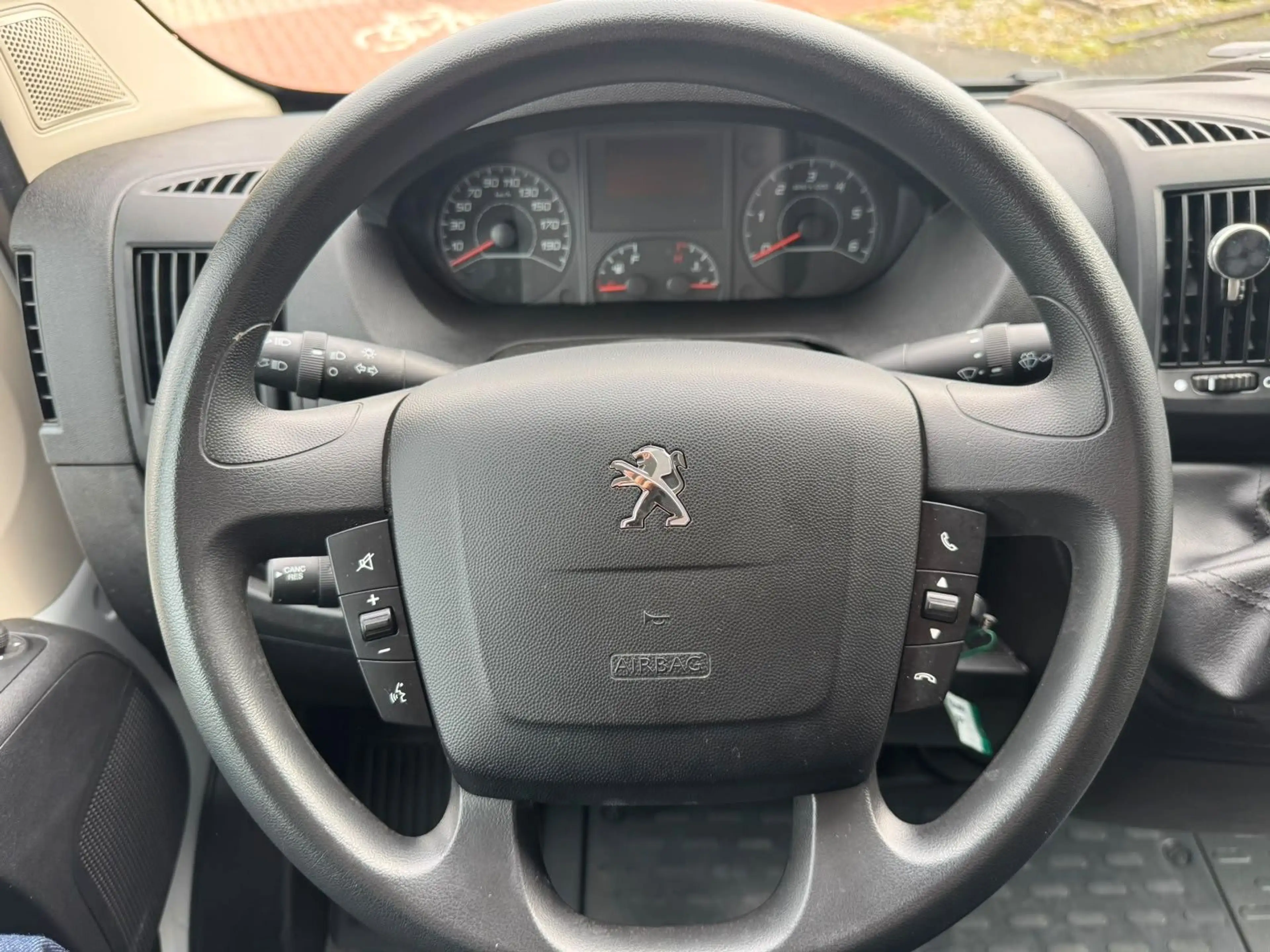 Peugeot Boxer Kasten Hochraum 333 L2H2 BlueHDi 140 Stop& — photo 8