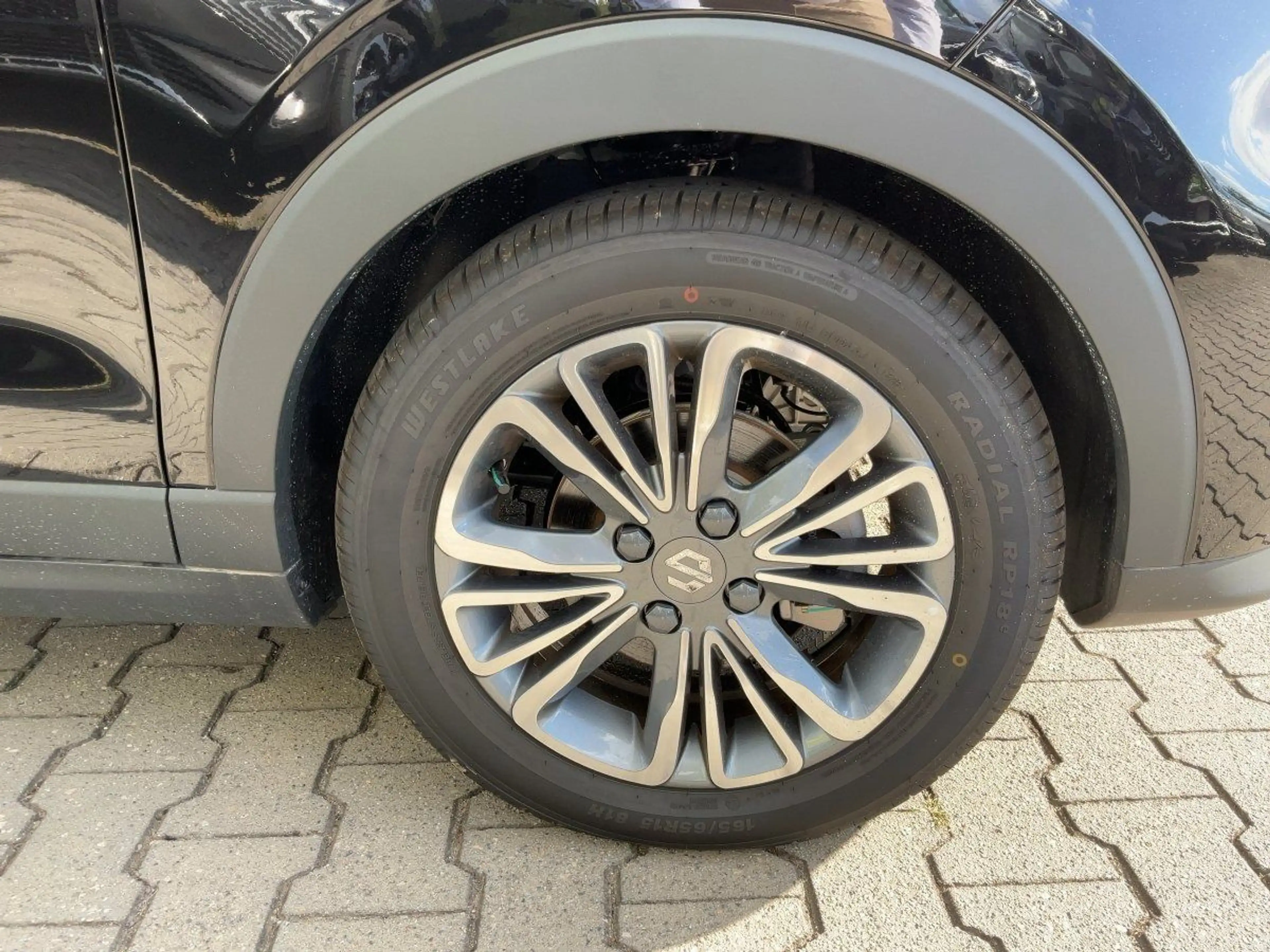 Leapmotor T03 37 70 kW BEV ACC+Navi+Pano+SD+Kam.+KeyLess — photo 8