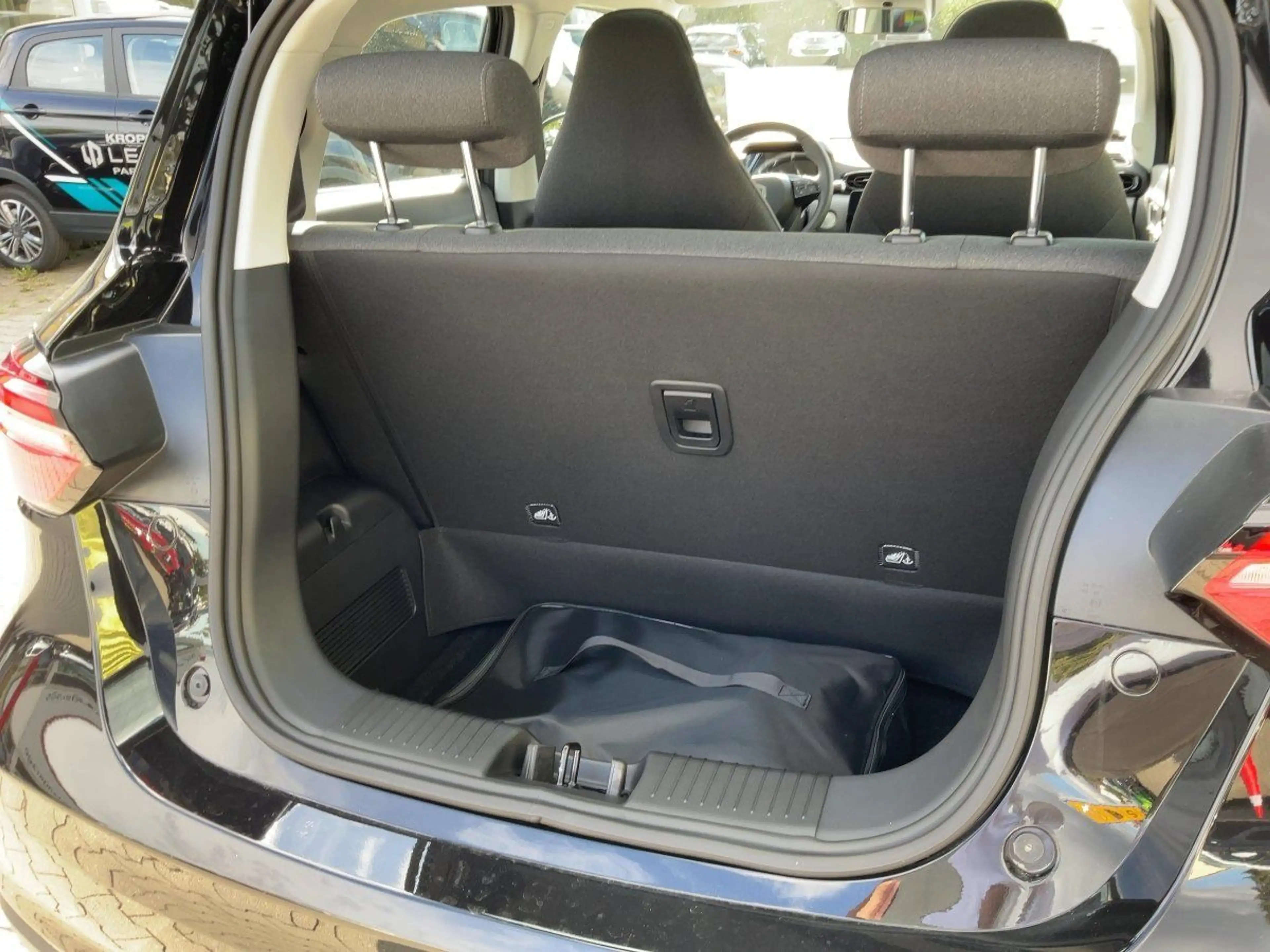 Leapmotor T03 37 70 kW BEV ACC+Navi+Pano+SD+Kam.+KeyLess — photo 9