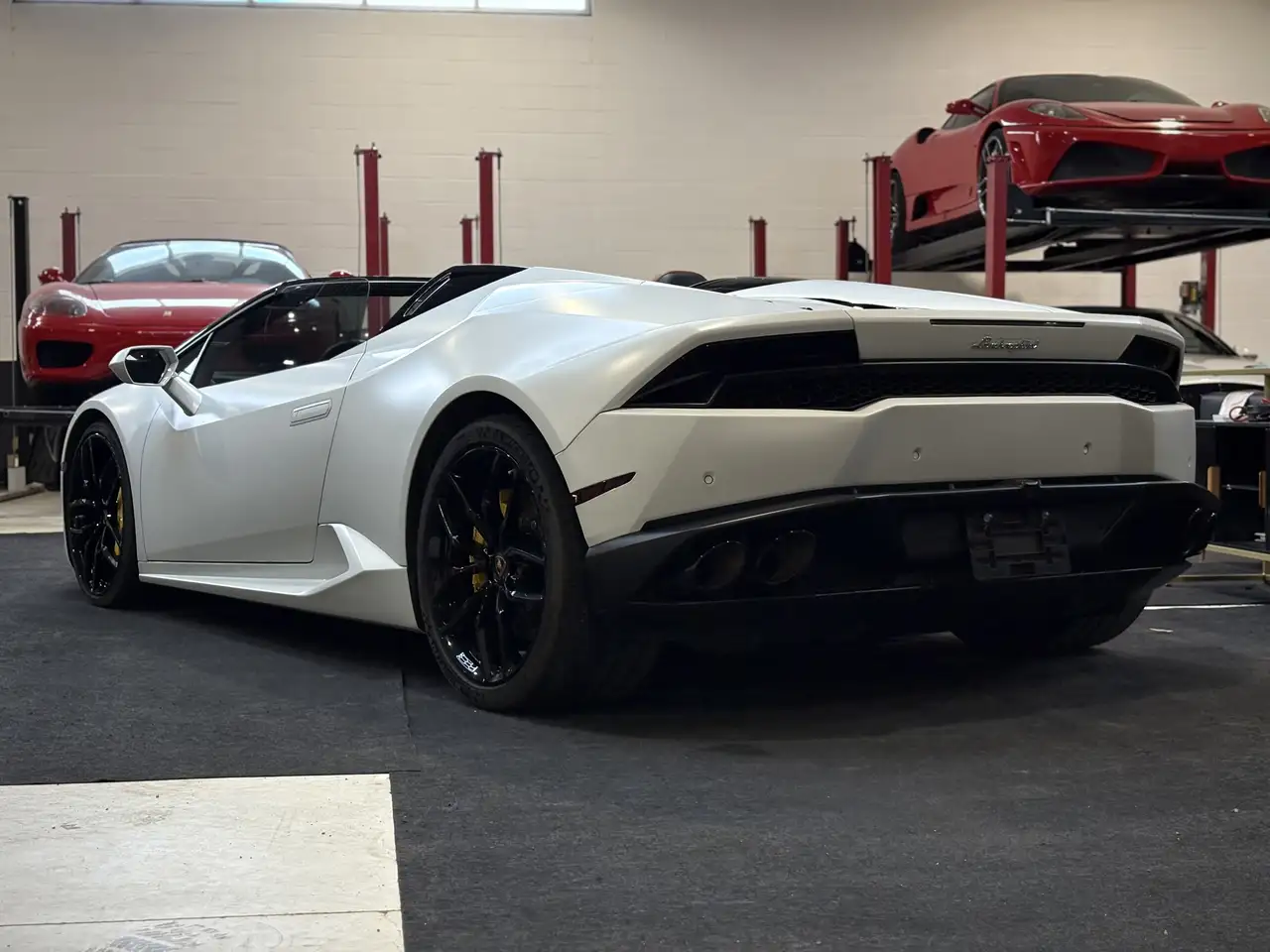 Lamborghini Huracán снимка Lamborghini Huracán
