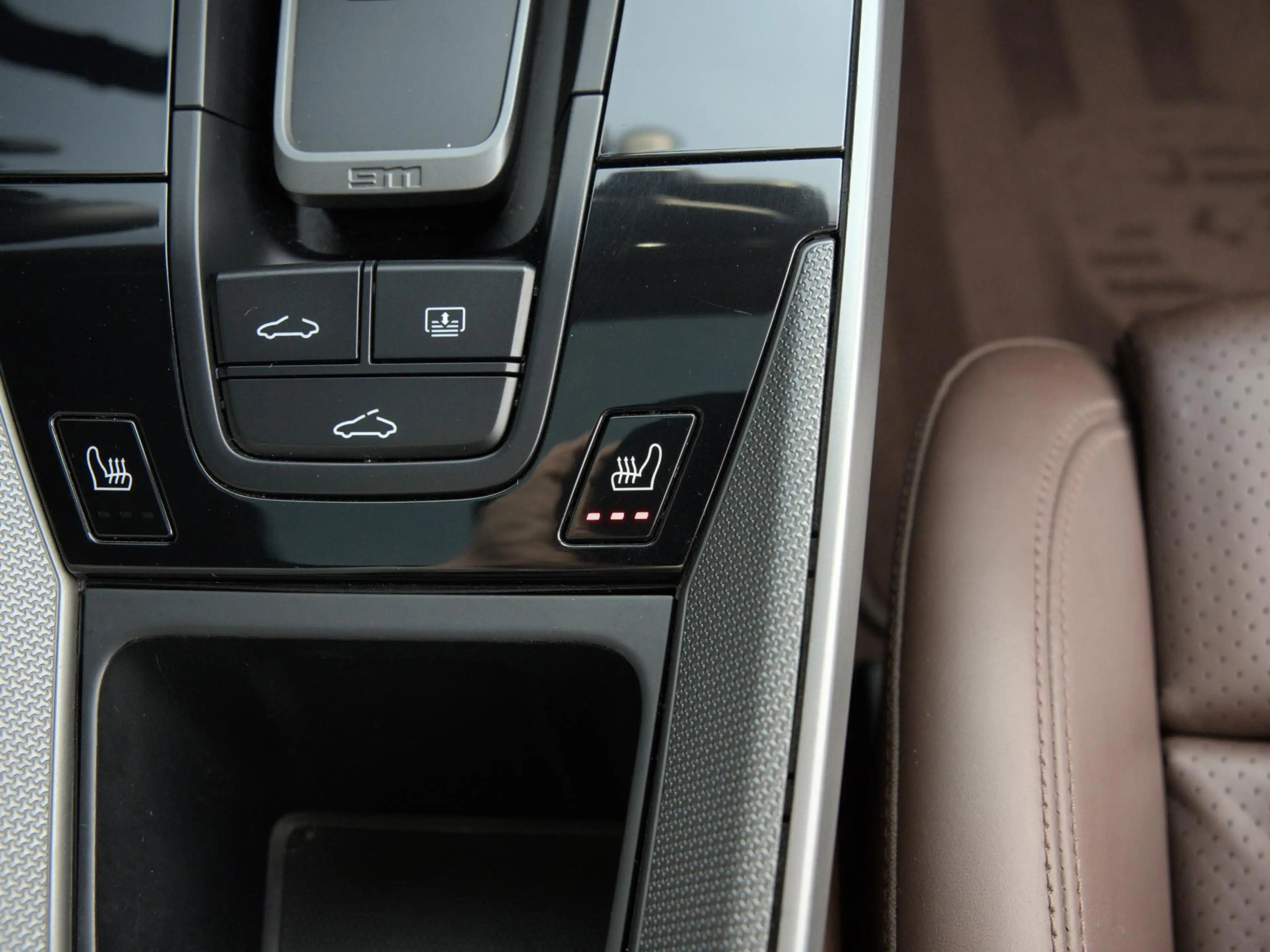 Porsche 992 3.0 Carrera 4 S — photo 38