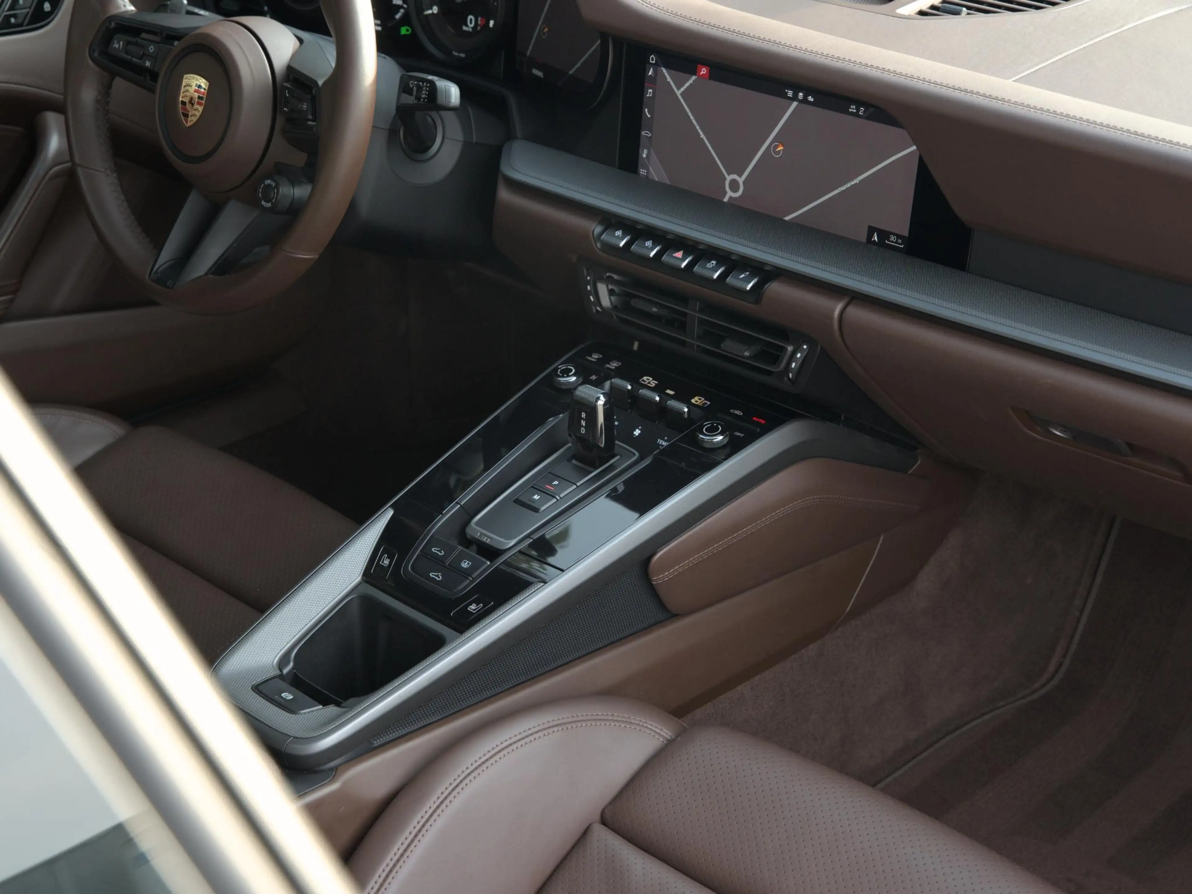 Porsche 992 3.0 Carrera 4 S — photo 35