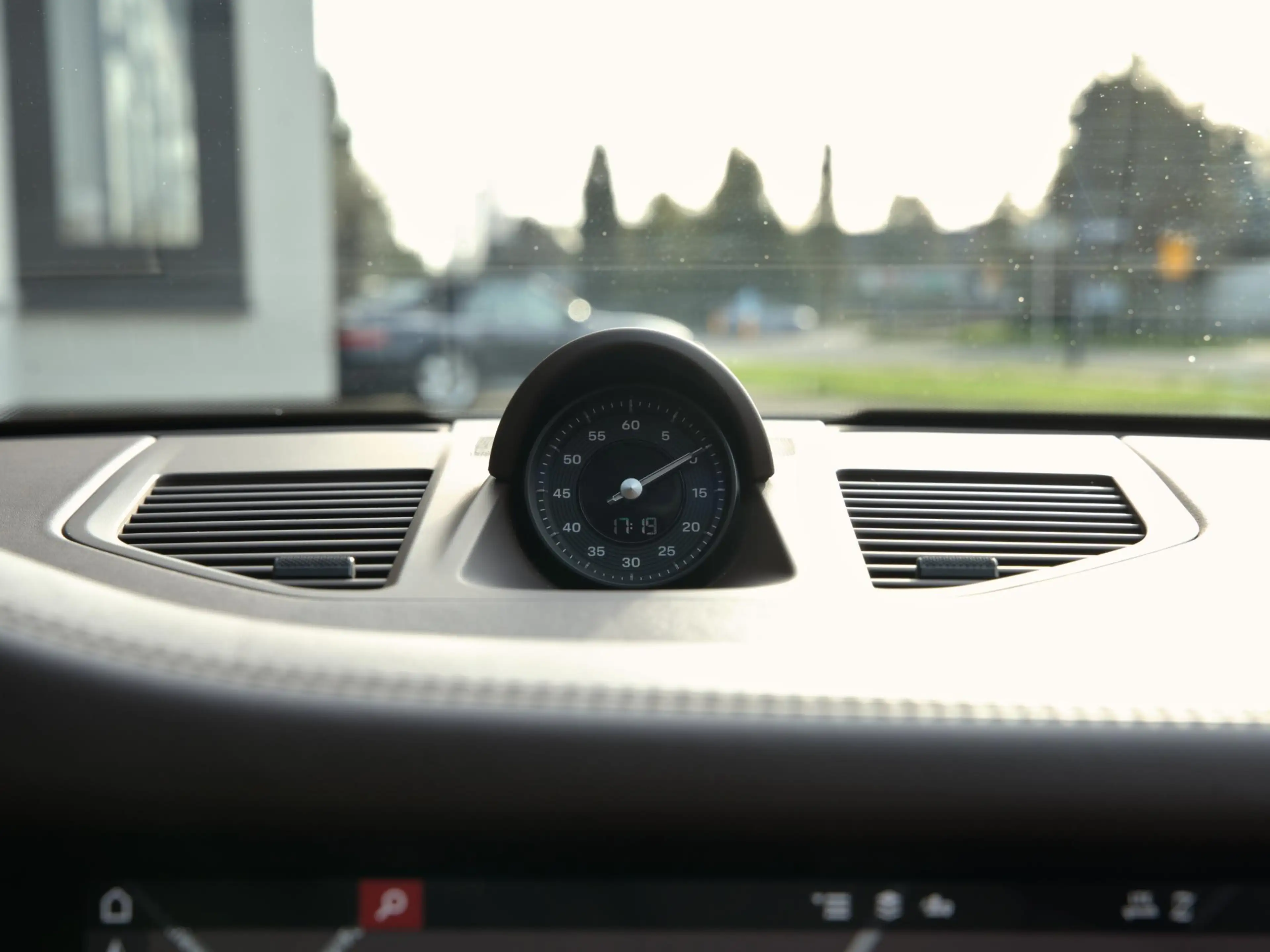 Porsche 992 3.0 Carrera 4 S — photo 39