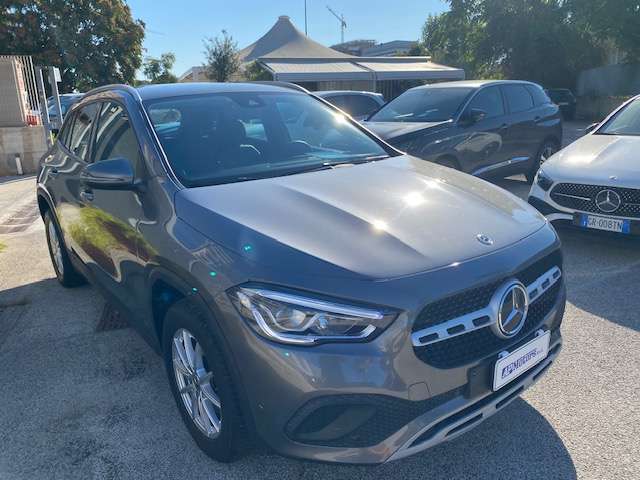 Mercedes-Benz GLA 200