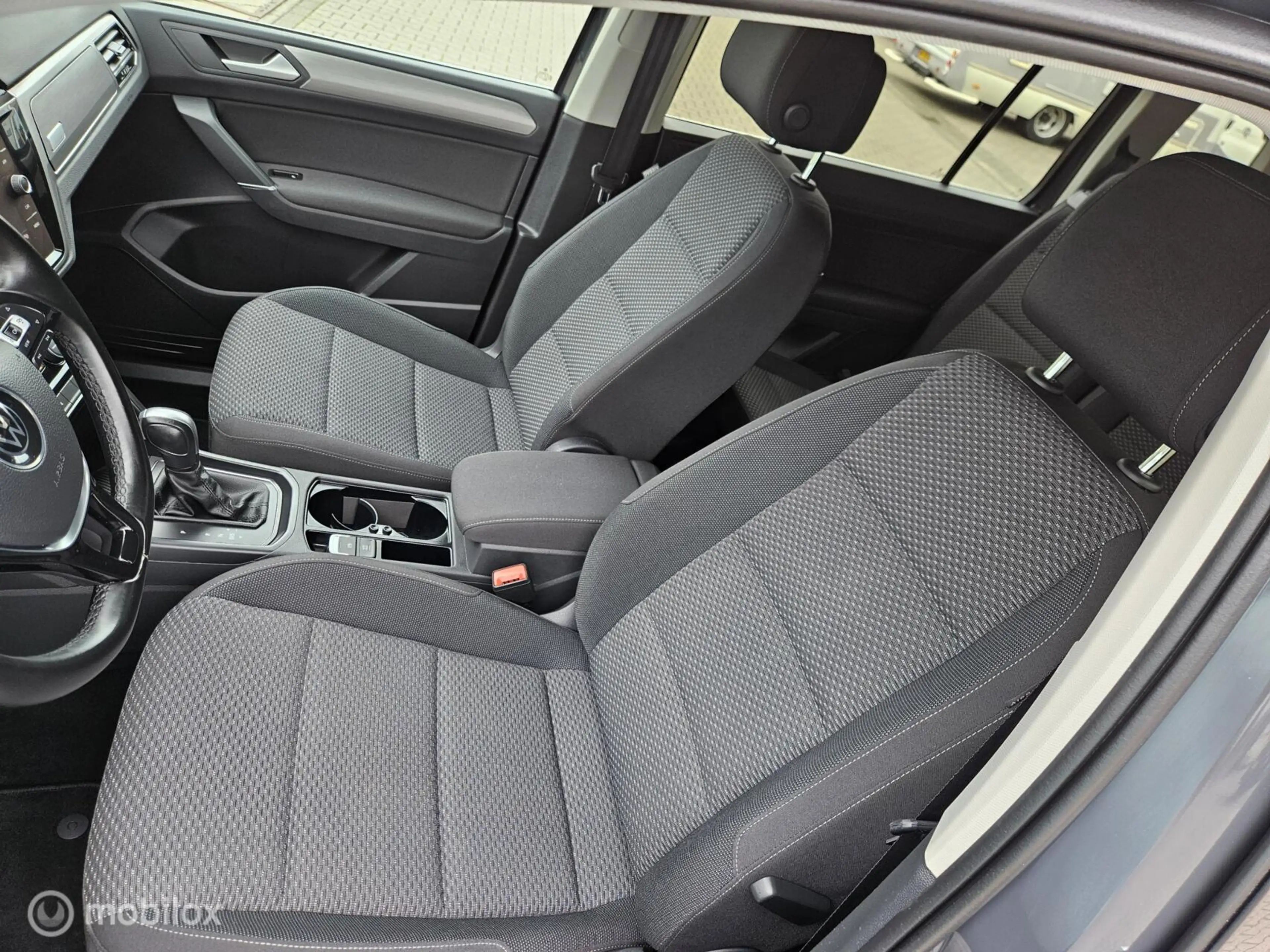 Volkswagen Touran 1.5 TSI Highline 7p/automaat/alle optie's — photo 9
