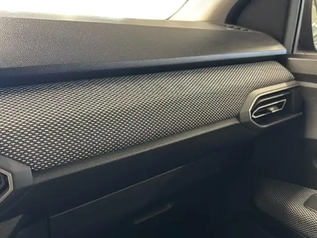 Dacia Sandero view 10