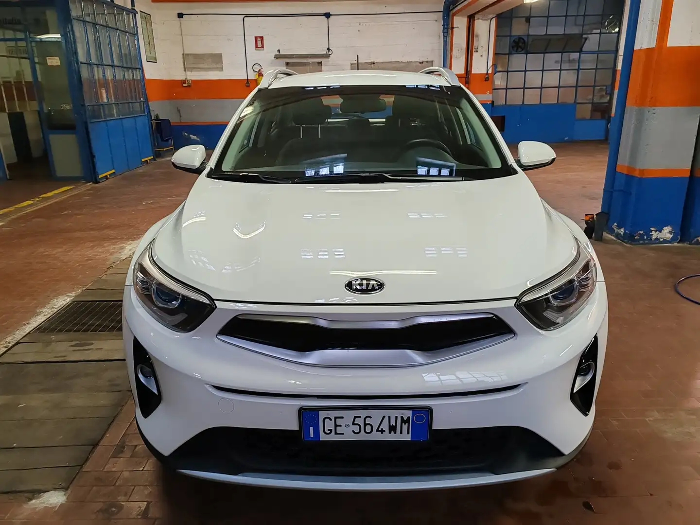 Kia Stonic 1.4 MPI 97cv Eco Style GPL 36 Rate da 219,22 bijela - 2